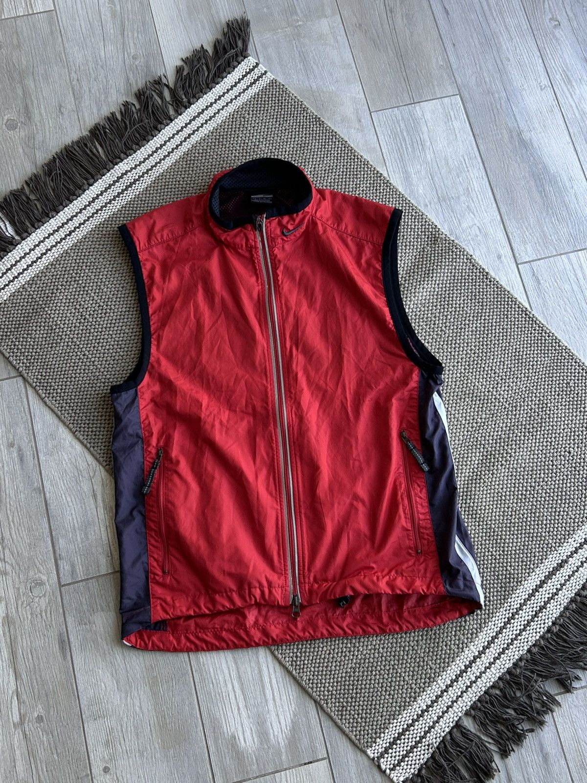 Vintage Vintage Nike Outdoor Tracking Vests Jacket Size US S / EU 44-46 / 1 - 1 Thumbnail