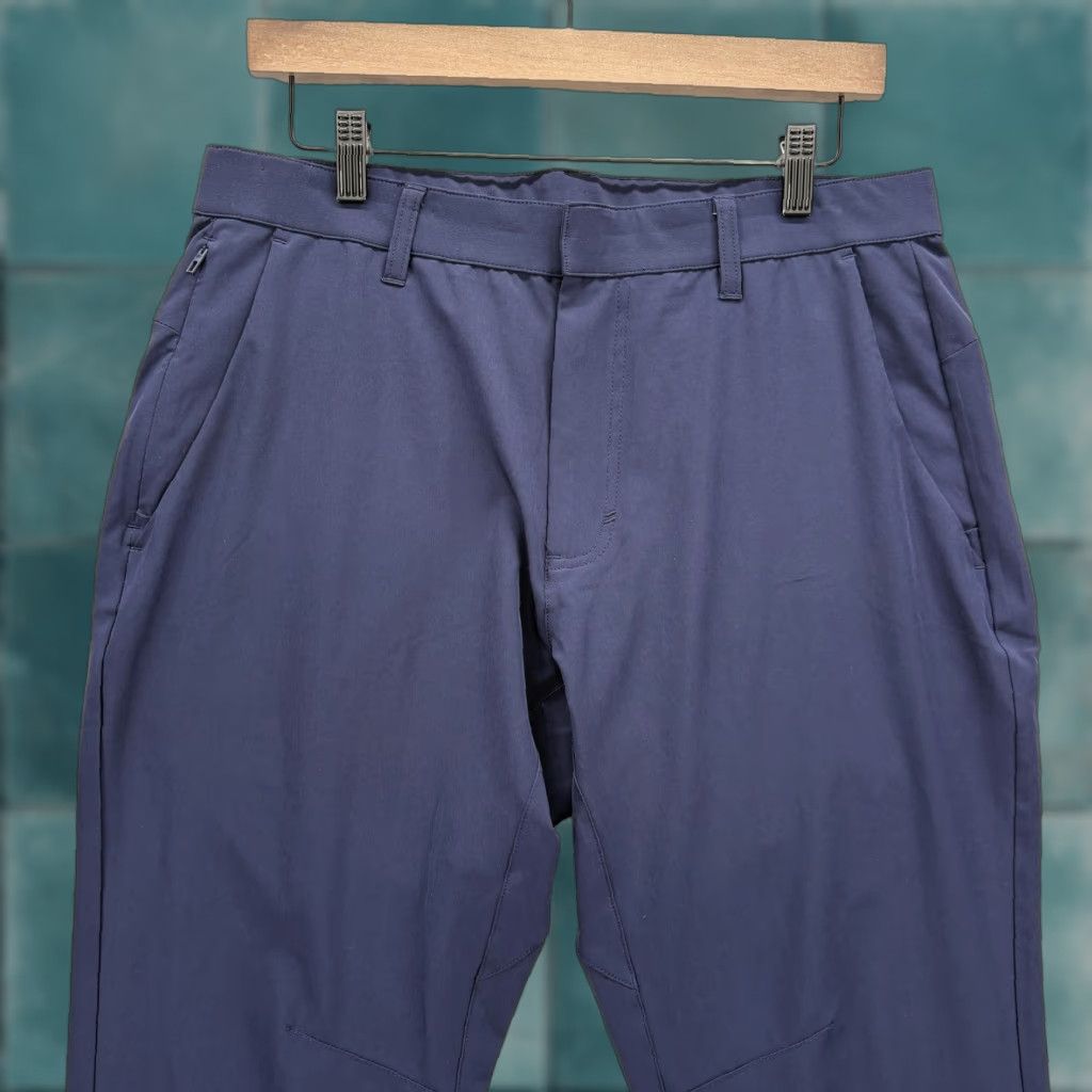 Fabletics Fabletics The Only Pant Mens 33x28 Navy Blue Slim Fit Stretch Zip Pocket Tech Shirt? Size US 33 - 1 Thumbnail