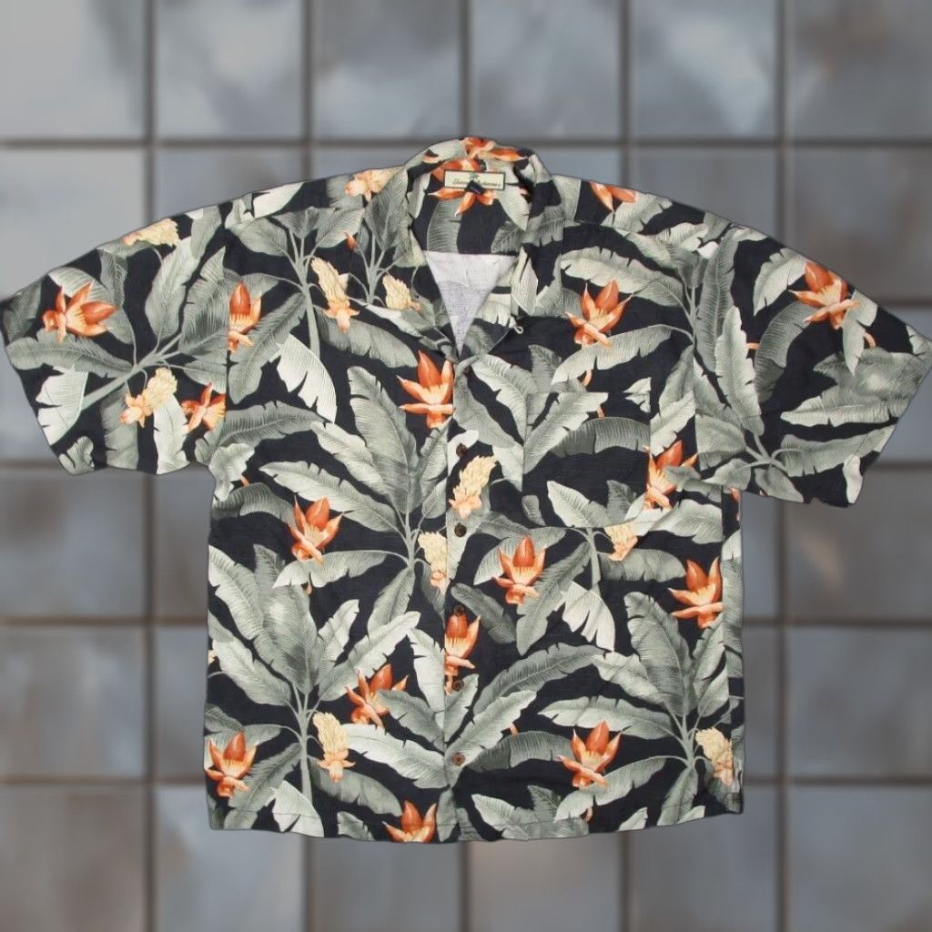 VINTAGE Tommy Bahama Men's XL Green Silk Hawaiian Button-Up Shirt Short Sleeve Floral Retro Beach Vacation