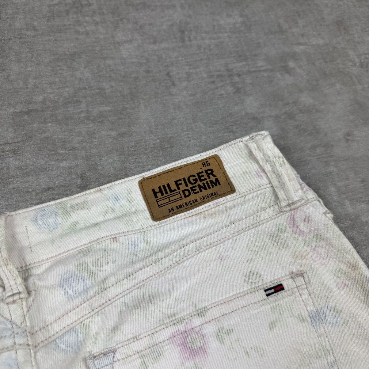 Tommy Hilfiger Tommy Hilfiger Flower Jeans Size 31" - 17 Thumbnail