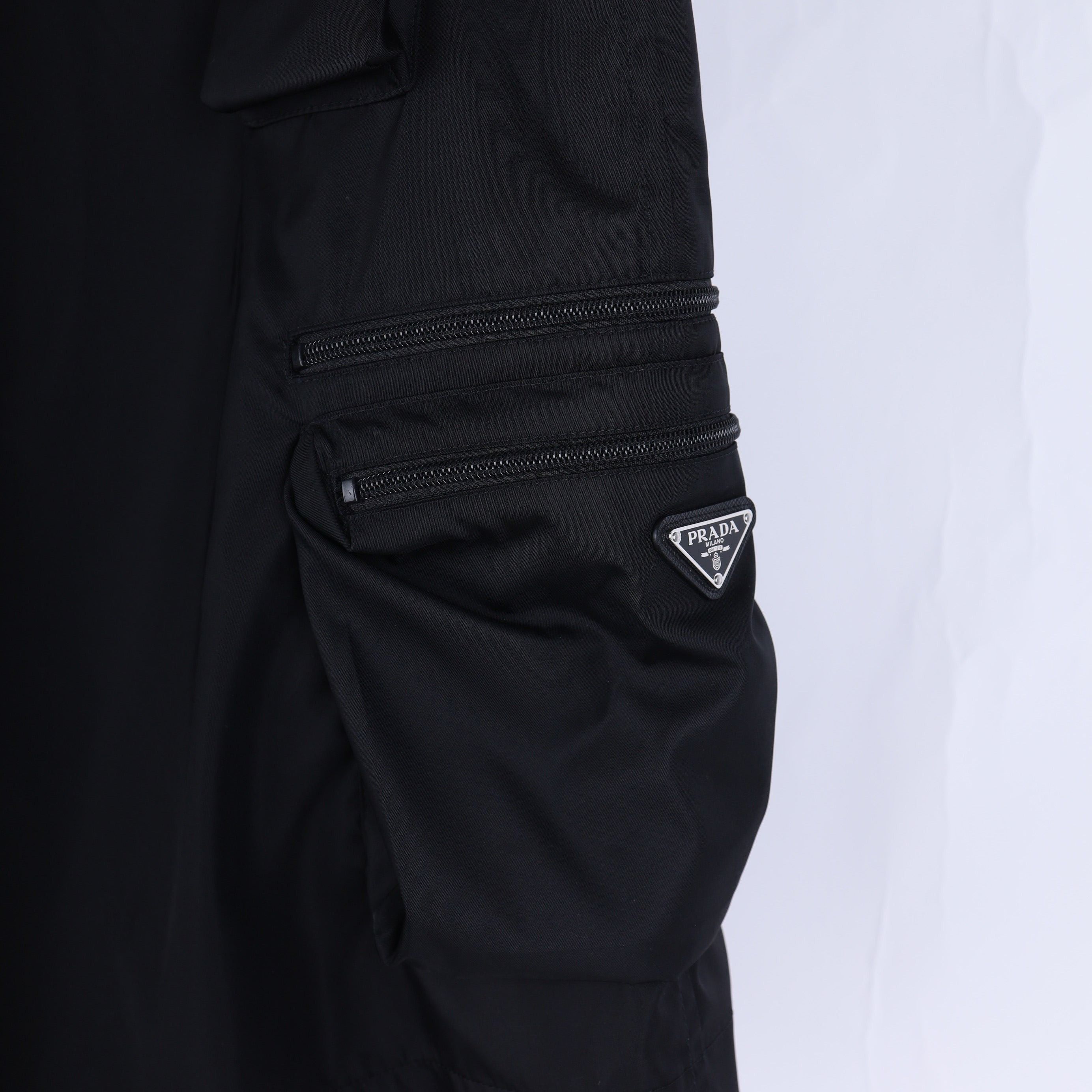 Prada PRADA NYLON CARGO SHORTS Size US 36 / EU 52 - 8 Thumbnail
