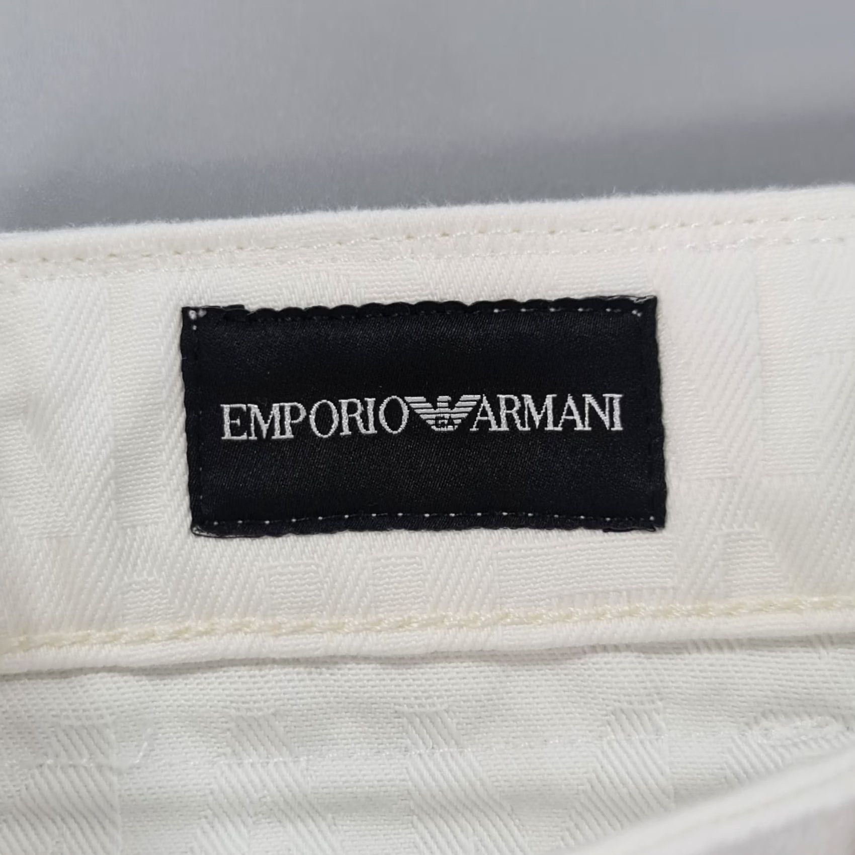 Emporio Armani VINTAGE Emporio Armani Jeans White W30 L27 Loose Fit 5-Pocket Logo Jeans Men Size US 30 / EU 46 - 6 Thumbnail