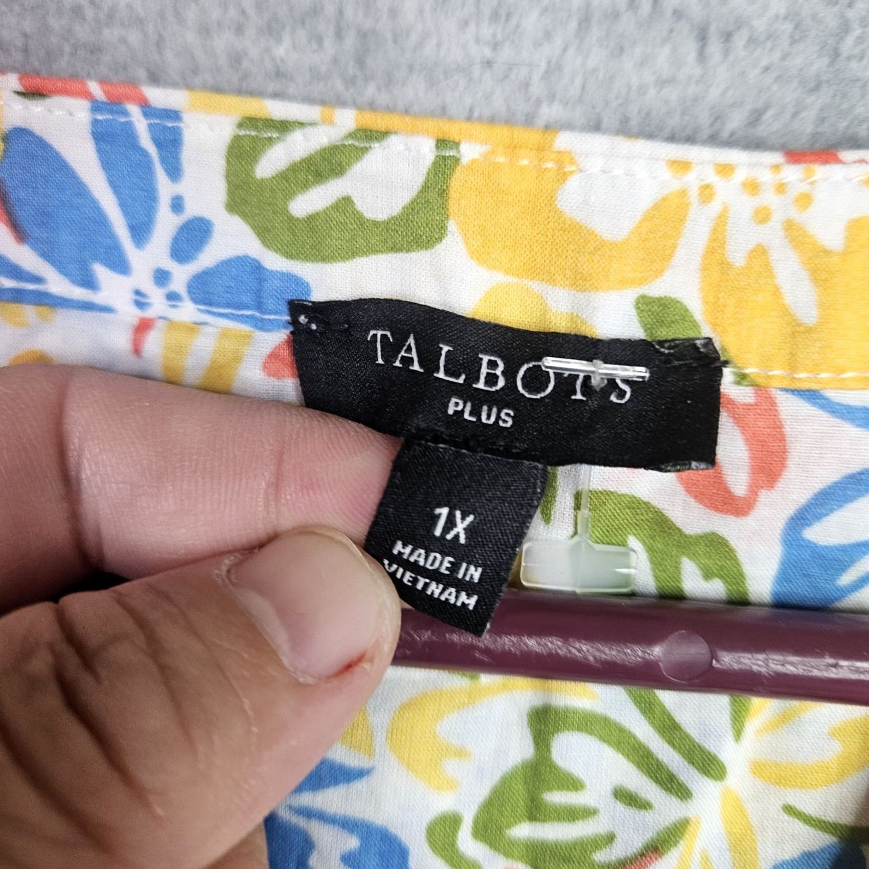 Talbots Talbots Blouse 1X Women's Blossom Garden V-neck Sleeveless Shirt Multicolor Floral Cotton Blend Casual Short Sleeve All Seasons Women Size XL / US 12-14 / IT 48-50 - 7 Thumbnail