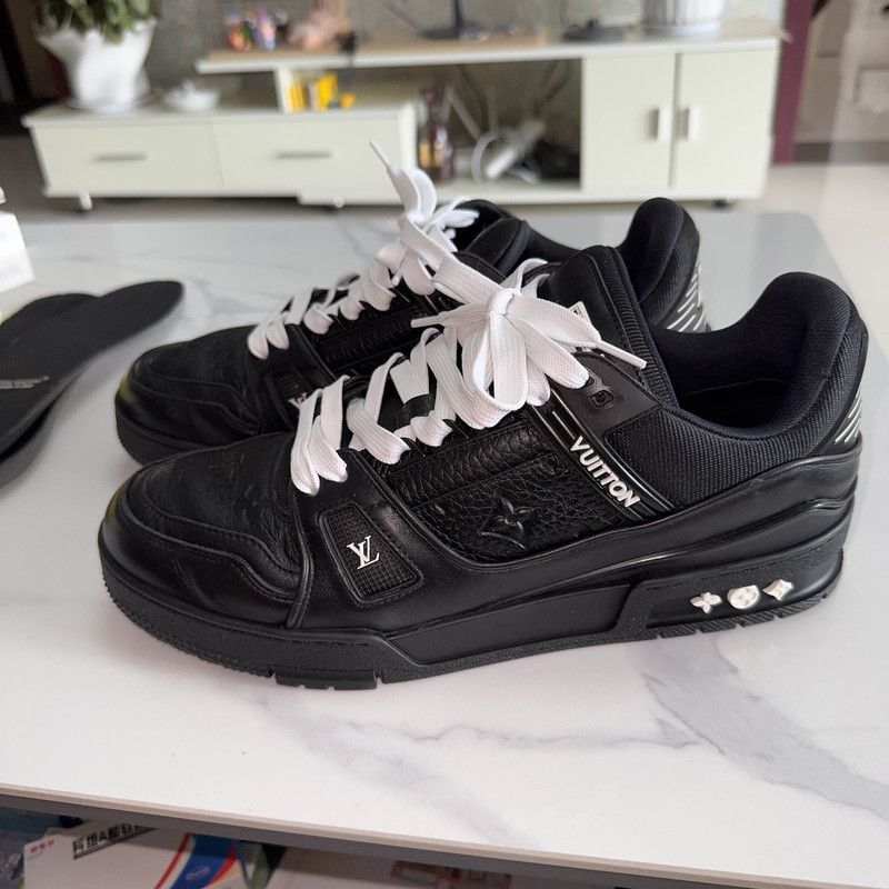 Louis Vuitton Louis Vuitton Trainer Leather Low-Top Sneakers 0079 Size US 8.5 / EU 41-42 - 1 Thumbnail
