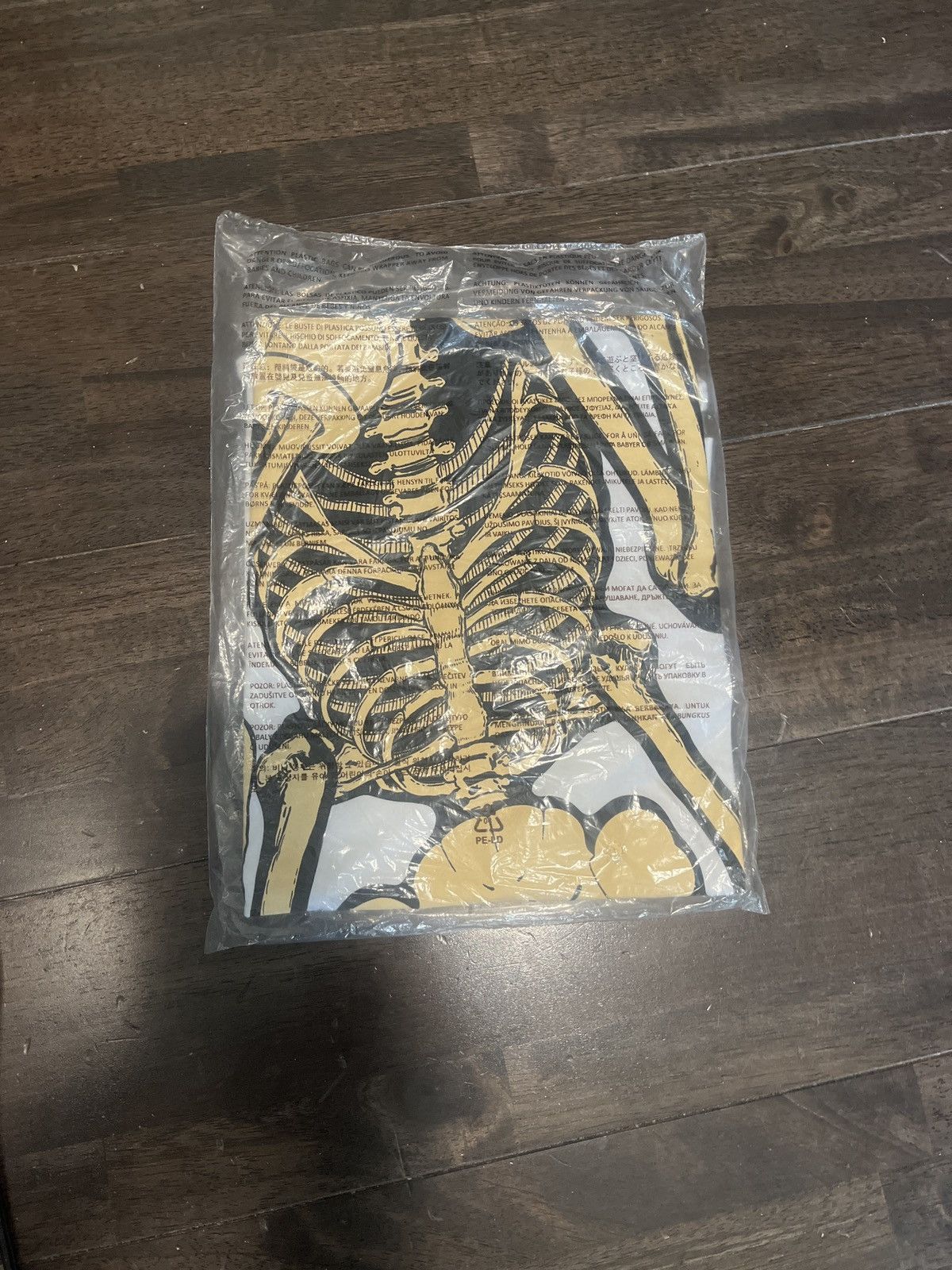 Kaws Kaws New Fiction 2021 Skeleton Bone Shirt L Size US L / EU 52-54 / 3 - 3 Thumbnail