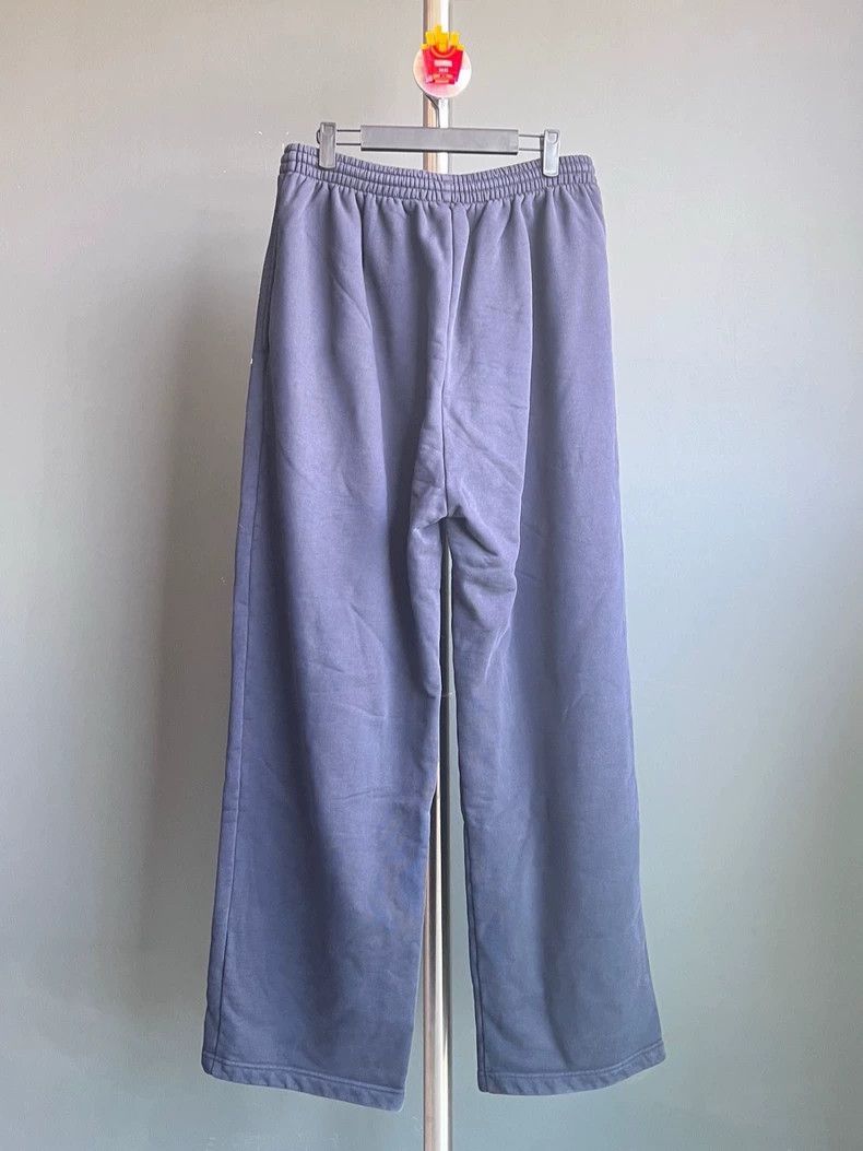 Balenciaga Balenciaga size S sport pants Size US 26 / EU 42 - 2 Thumbnail
