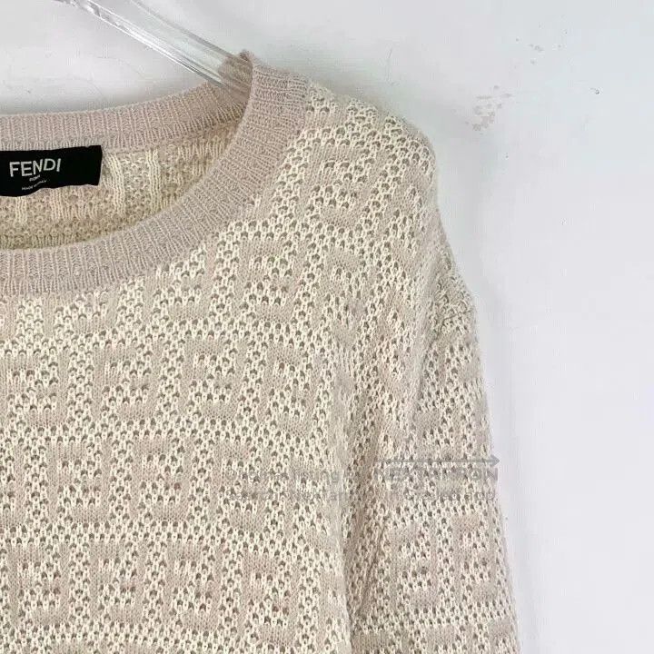 Fendi fendi logo knit round neck long sleeve sweater. Size US S / EU 44-46 / 1 - 3 Thumbnail