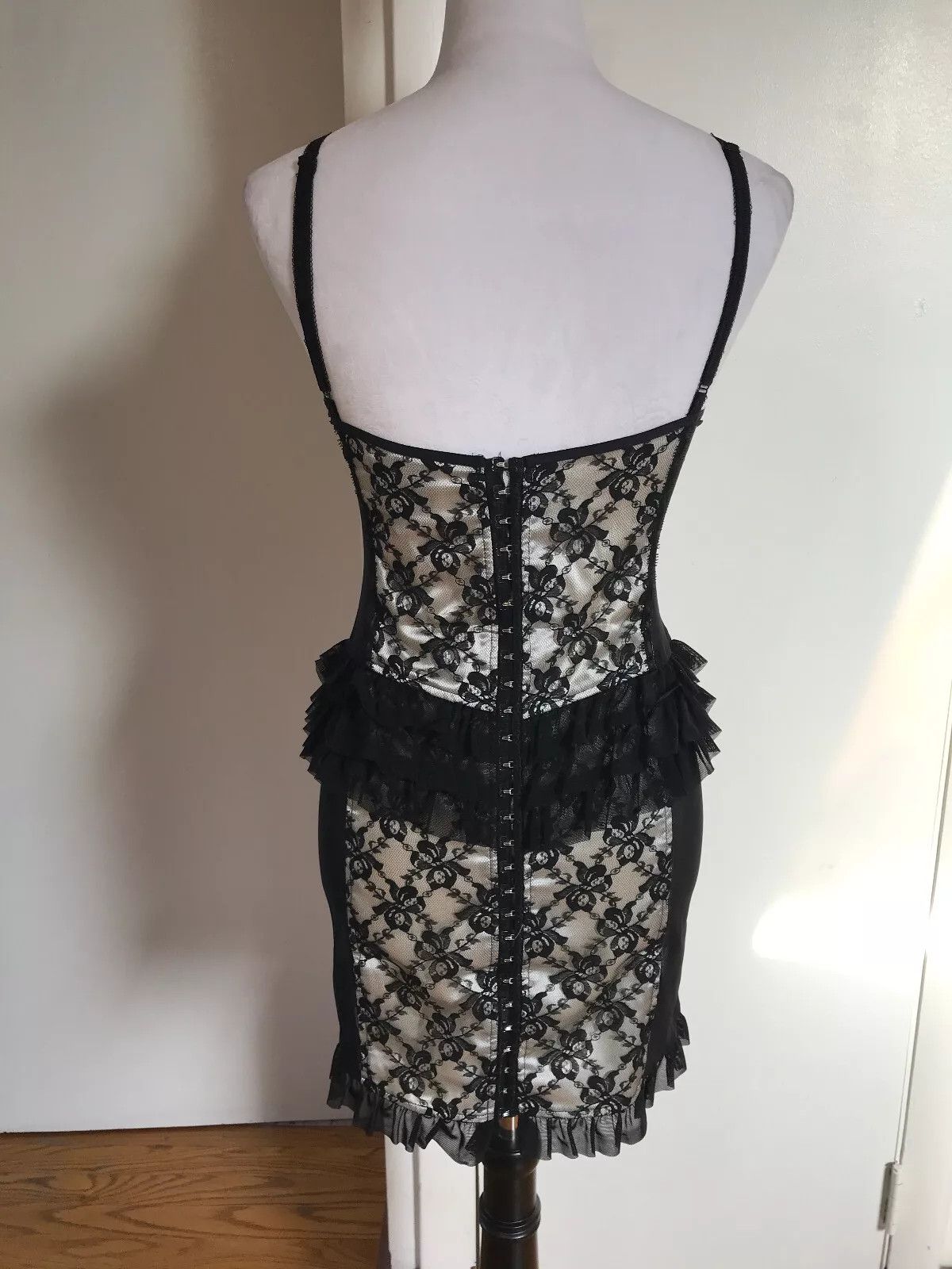 Lip Service Lip Service Vintage Vaudeville Vamps Lace & Mesh Dress XS Size XS / US 0-2 / IT 36-38 - 6 Thumbnail