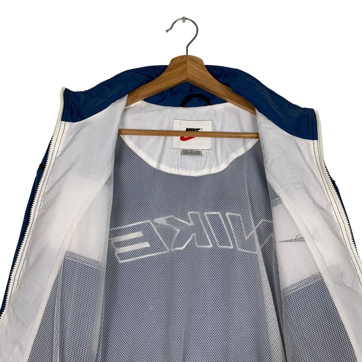 Nike Vintage 90's NIKE Big Logo Windbreaker Jacket #0242-C11 Size US M / EU 48-50 / 2 - 17 Thumbnail