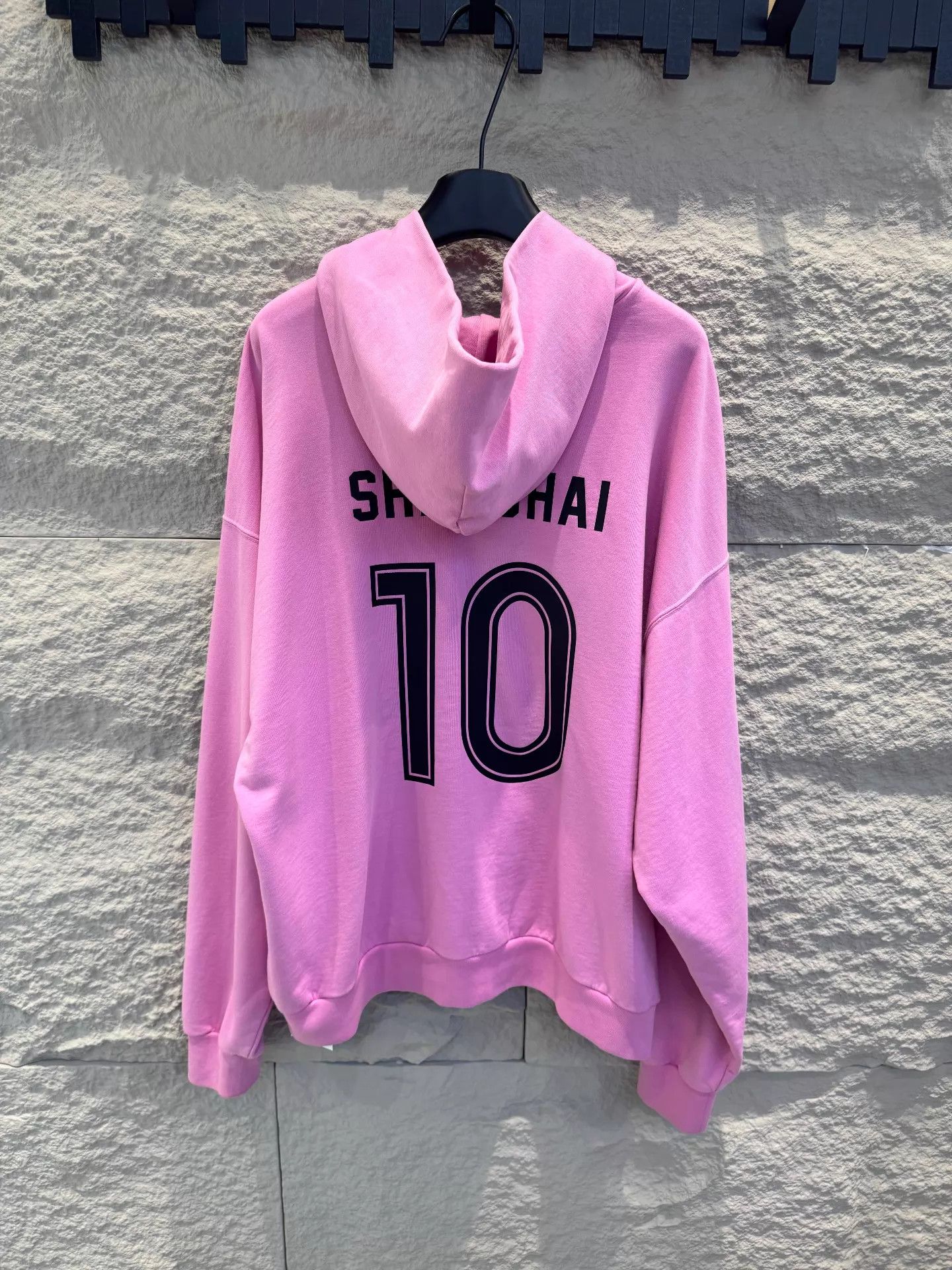 Balenciaga Balenciaga x Manchester United Pink Hoodie Size S / US 4 / IT 40 - 6 Thumbnail