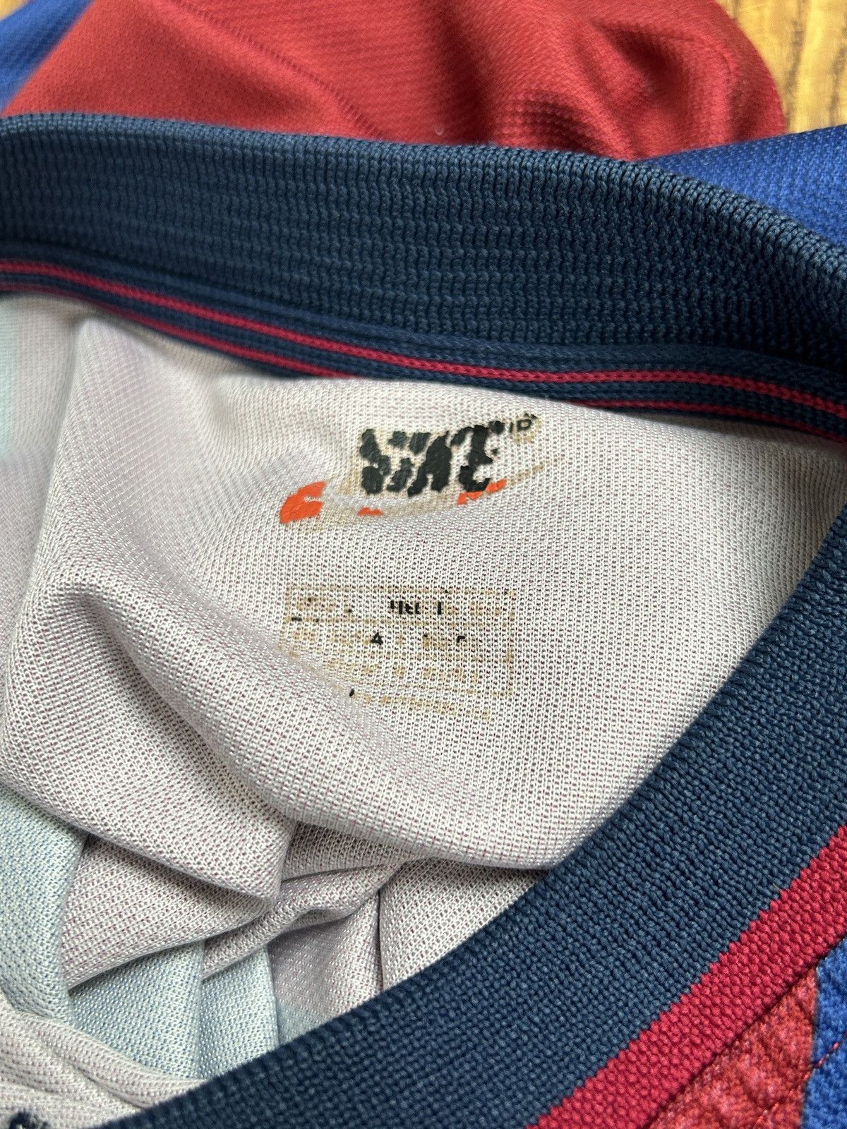 Nike 90s Nike FC Barcelona 1998/99 Home Kit Soccer Jersey L Size US L / EU 52-54 / 3 - 9 Thumbnail
