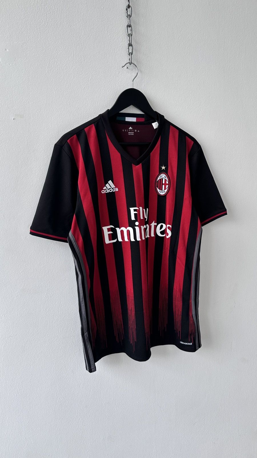 Adidas AC Milan 2016-17 Home Football Shirt Jersey Adidas Size L Size US L / EU 52-54 / 3 - 2 Thumbnail