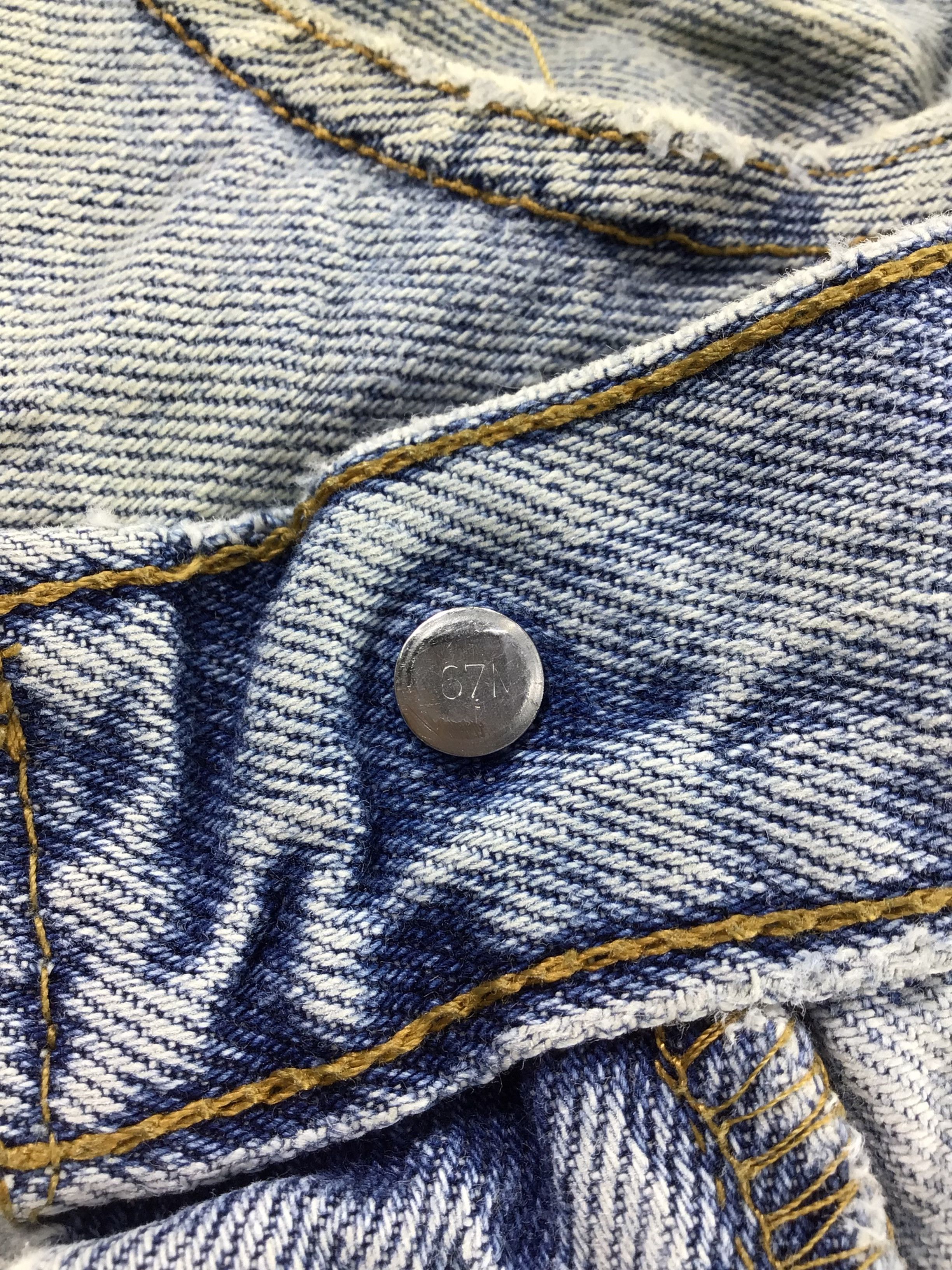 Levi's Vintage Light Wash Levis 560 Jeans -J831 Size US 40 / EU 56 - 10 Thumbnail