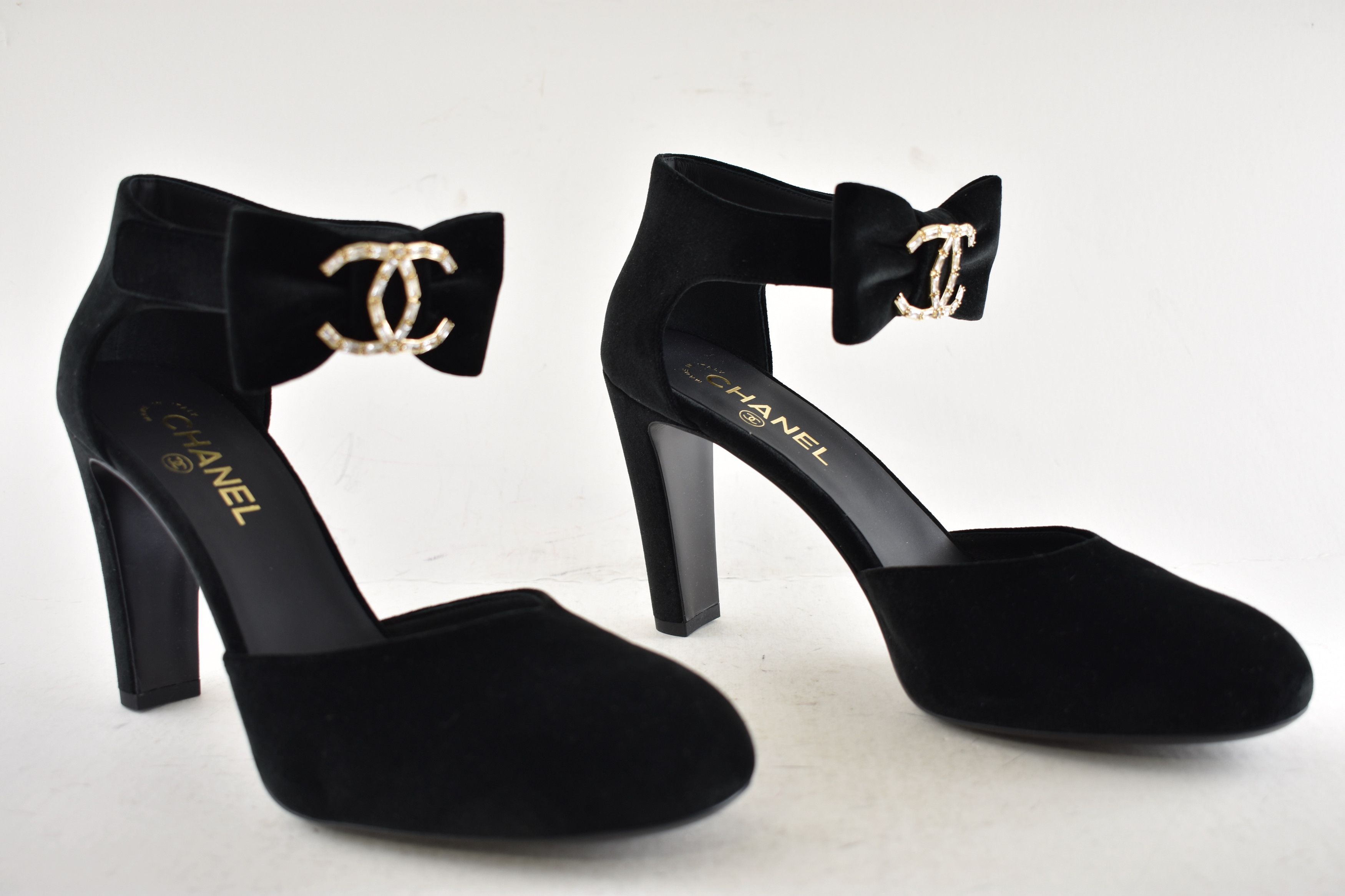 Chanel Chanel 24K Velvet Bow Crystal CC Ankle Strap Heel Pump 42 Size US 12 / IT 42 - 6 Thumbnail