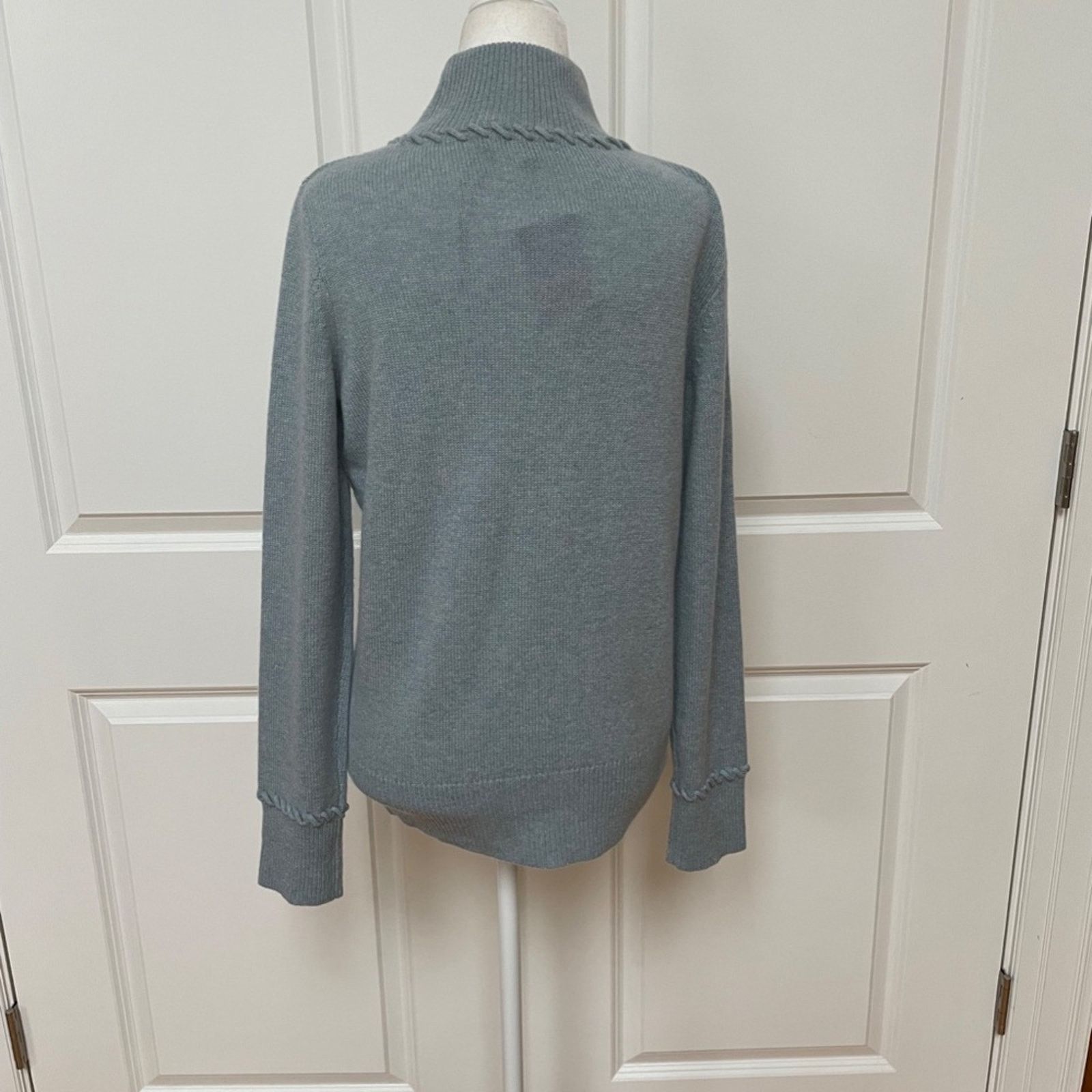 Theory Whipstitch Soft Cashmere Turtleneck Sweater from Theory Size S / US 4 / IT 40 - 4 Thumbnail