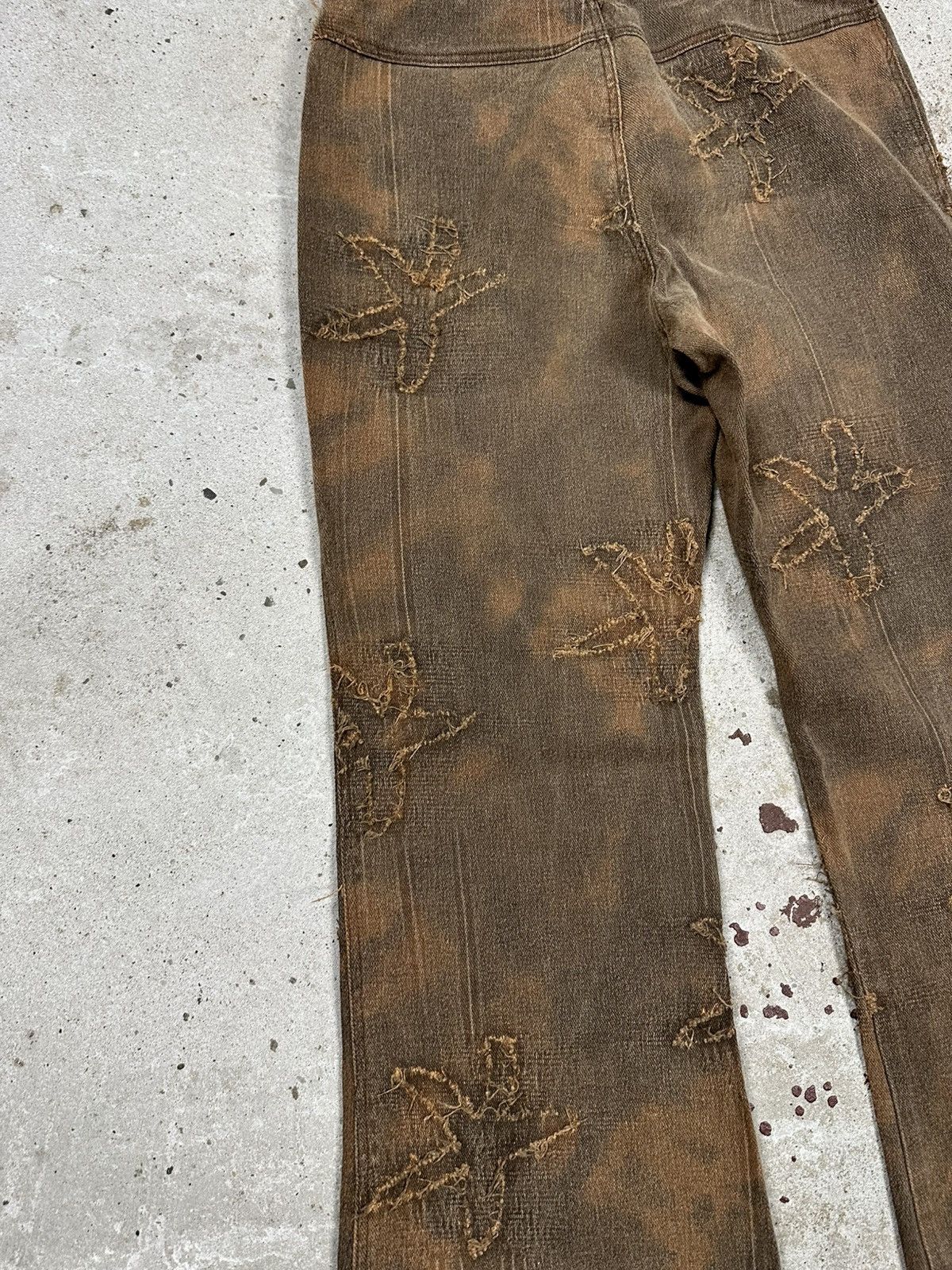 Japanese Brand × Le Grande Bleu (L.G.B.) × Tornado Mart Vintage Y2K Japanese Style Flare Embroidery Flowers Pants Size US 27 - 12 Thumbnail