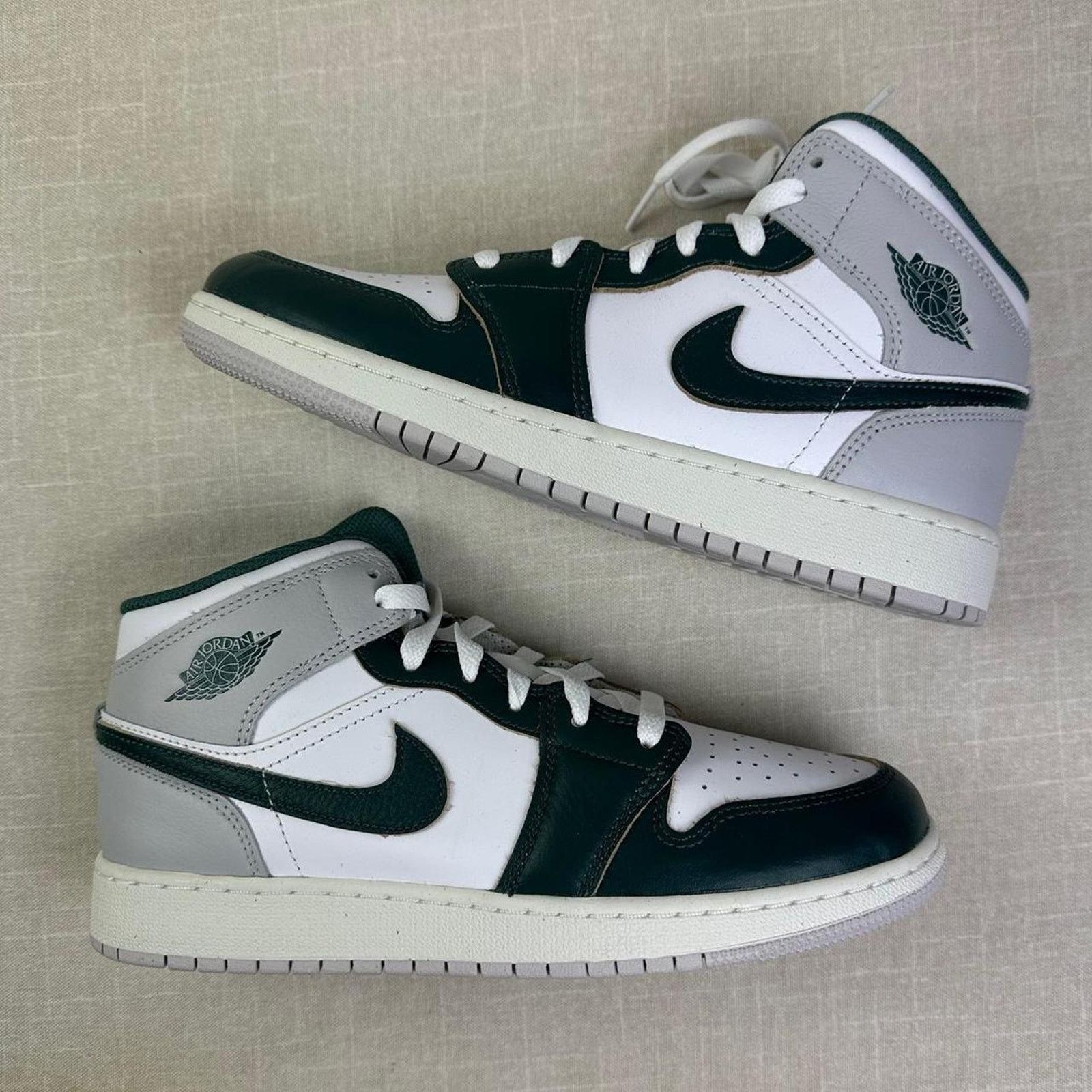 Jordan Brand 🐊 2024 Jordan 1 Mid "Oxidized Green" 7W Size US 7 / IT 37 - 2 Thumbnail