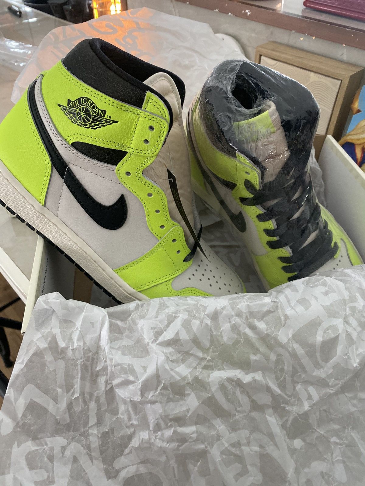 Nike Air Jordan 1 Retro High OG Visionaire Size US 8.5 / EU 41-42 - 2 Thumbnail