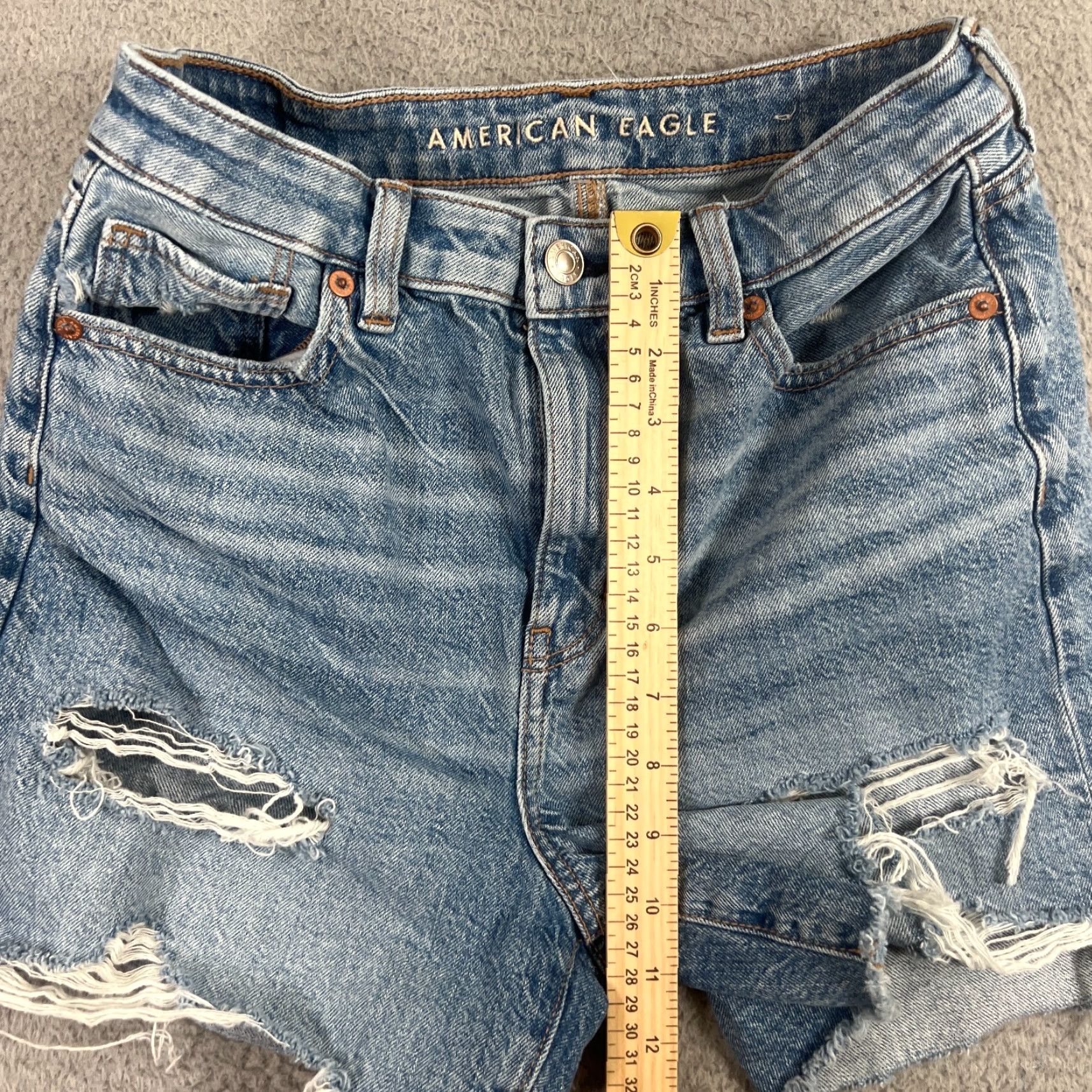 American Eagle Outfitters VINTAGE American Eagle Outfitters Mom Shorts Women 2 Blue Denim Distressed Casual Size 26" / US 2 / IT 38 - 3 Thumbnail