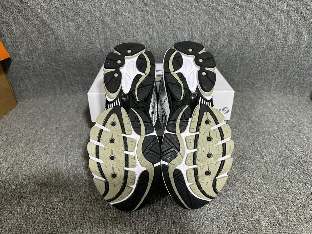 Saucony Saucony Omni 9 Silver White Grey Size US 9.5 / EU 42-43 - 9 Thumbnail