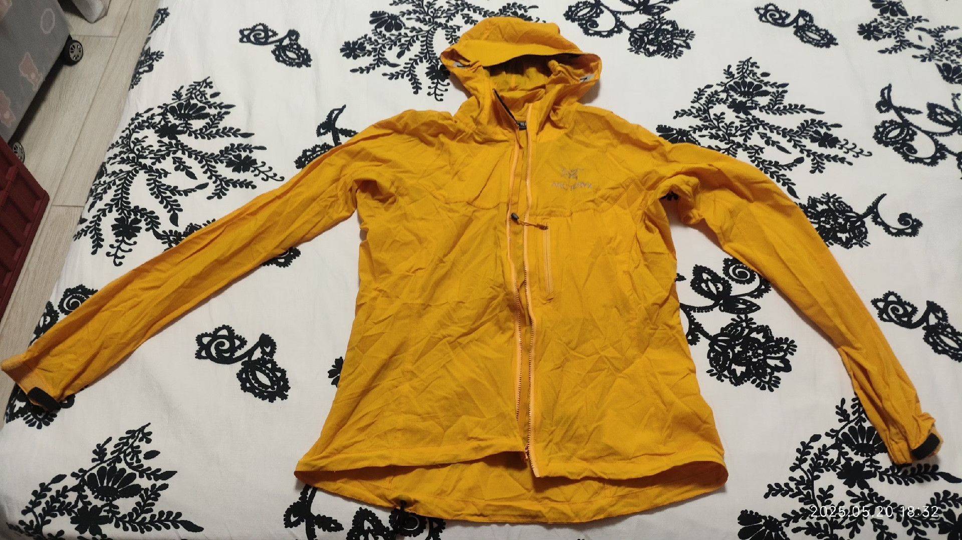 Arc'teryx Arc'teryx Women's Lightweight Windbreaker S Size S / US 4 / IT 40 - 1 Thumbnail
