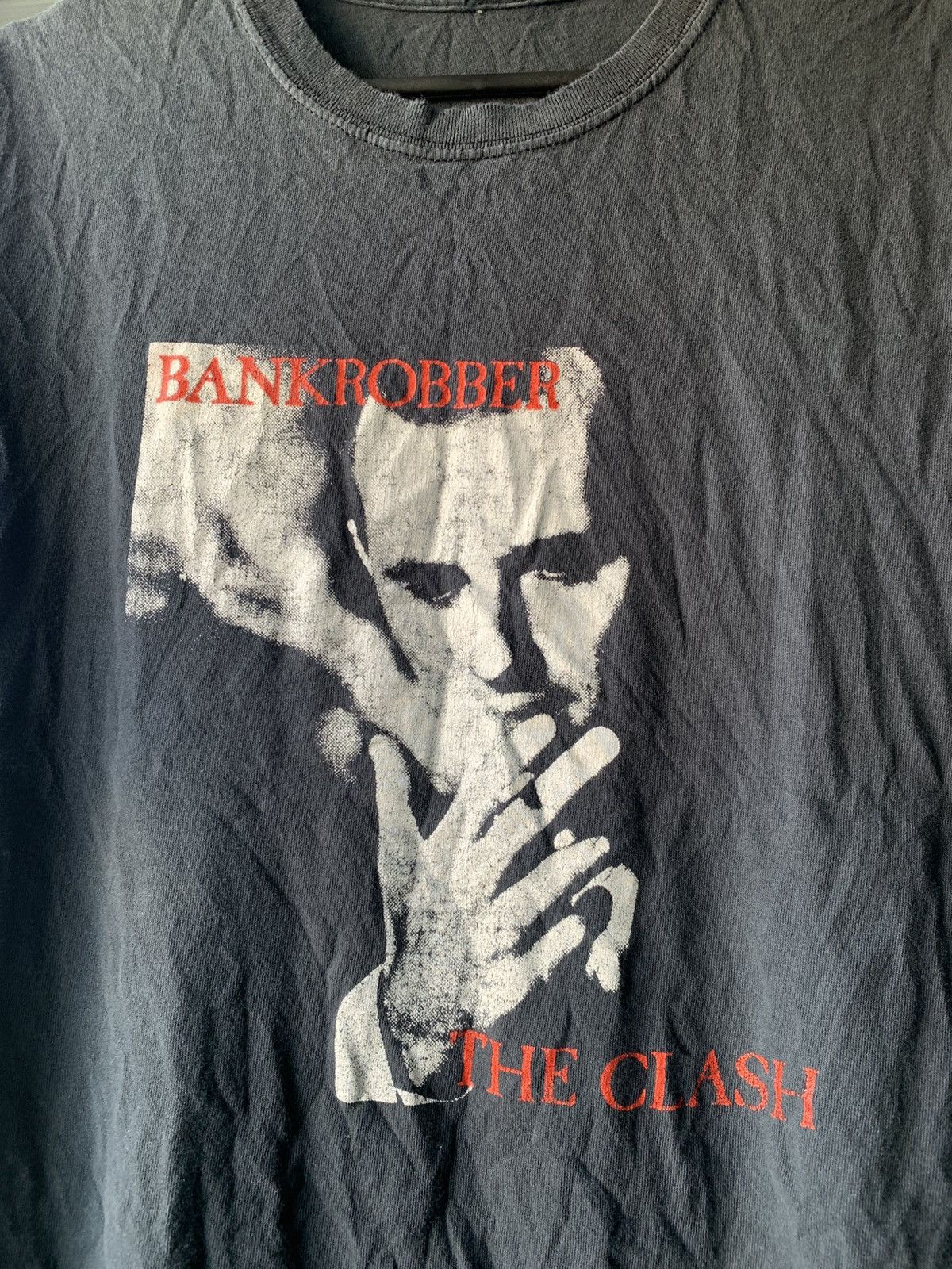 Band Tees 🔥THE CLASH 00’s BANKROBBER VINTAGE T-SHIRT Y2KTEE Size US L / EU 52-54 / 3 - 7 Thumbnail