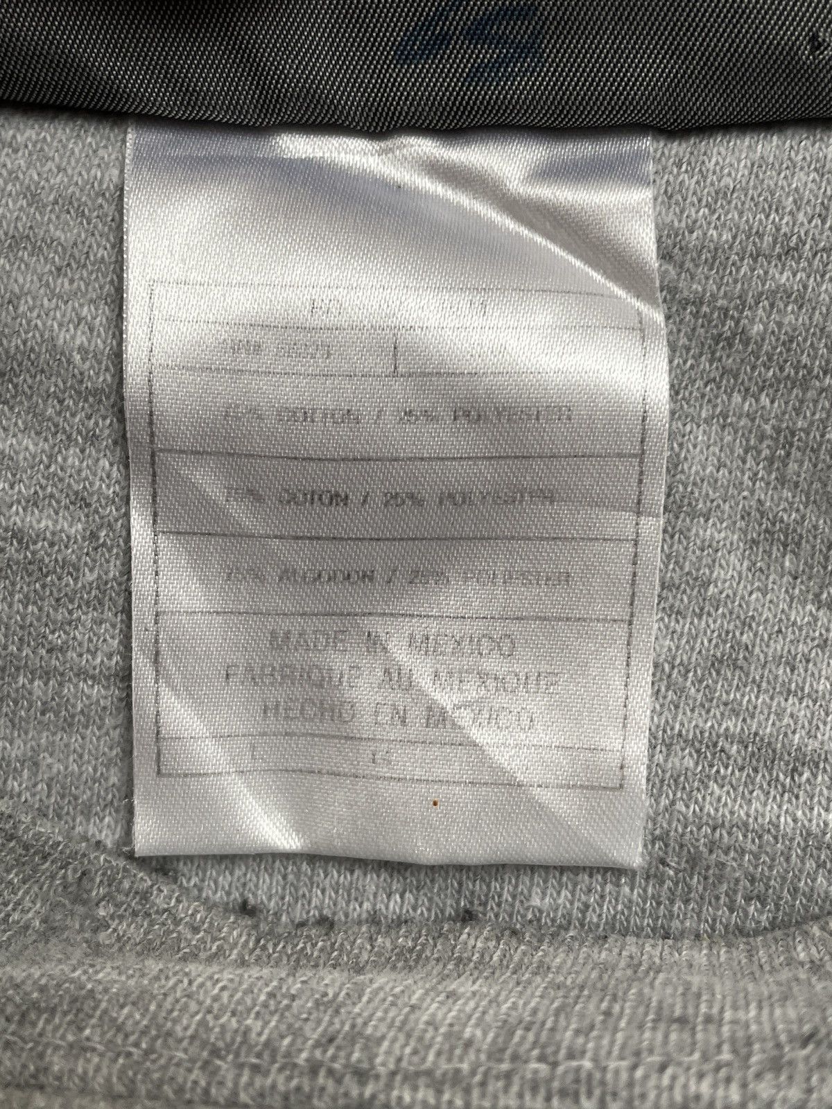 Vintage Vintage Brand Nike Centre Yankees Sweatshirt 2000s Size US L / EU 52-54 / 3 - 10 Thumbnail