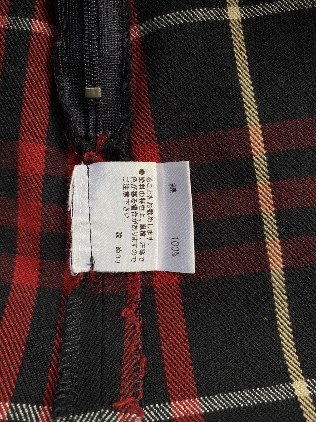 Burberry Burberry Y2K red nova check skirt Size 24" / US 00 / IT 34 - 7 Thumbnail