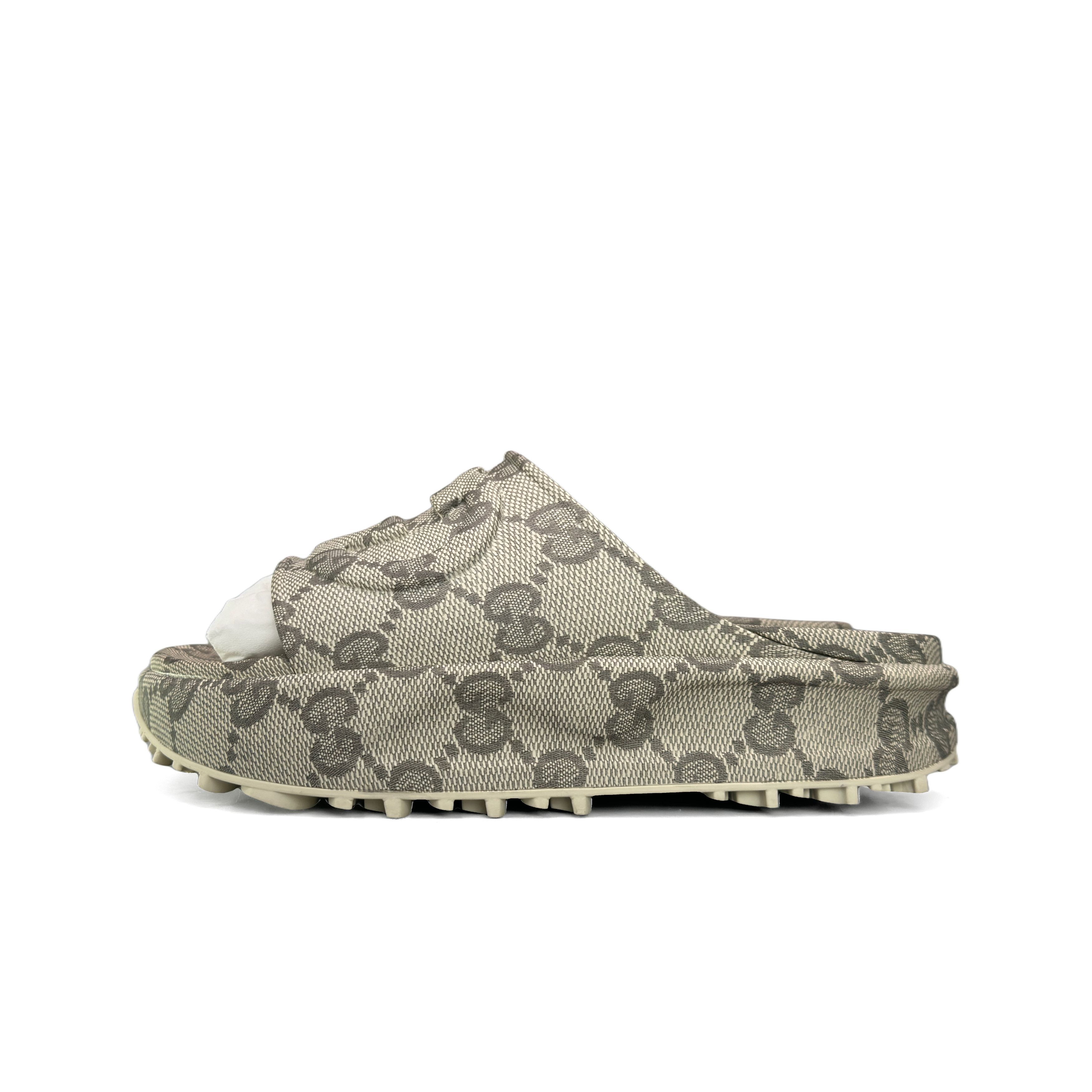 Gucci Gucci GG Supreme Platform Slides Size 9 Size US 9 / EU 42 - 1 Thumbnail