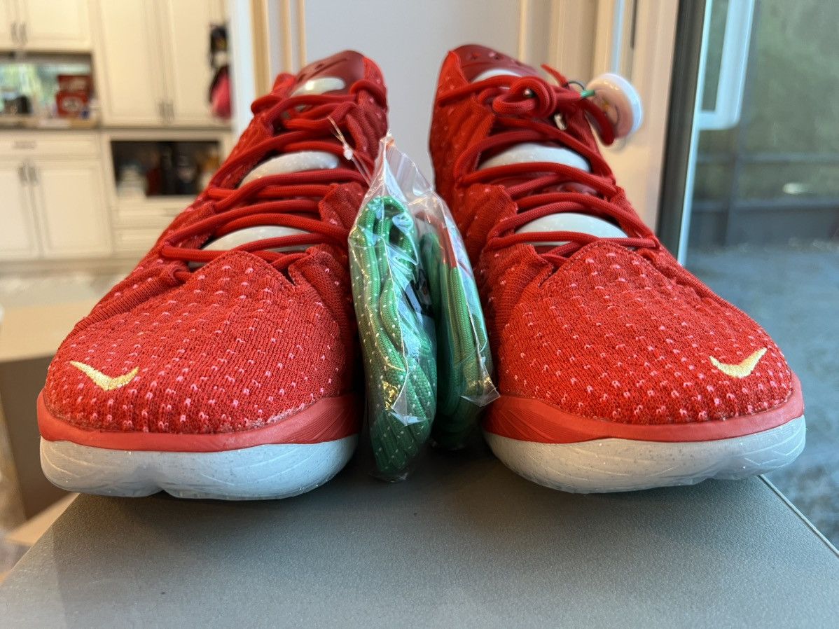 Nike Nike LeBron 18 X-Mas Christmas in LA size 12 Size US 12 / EU 45 - 3 Thumbnail