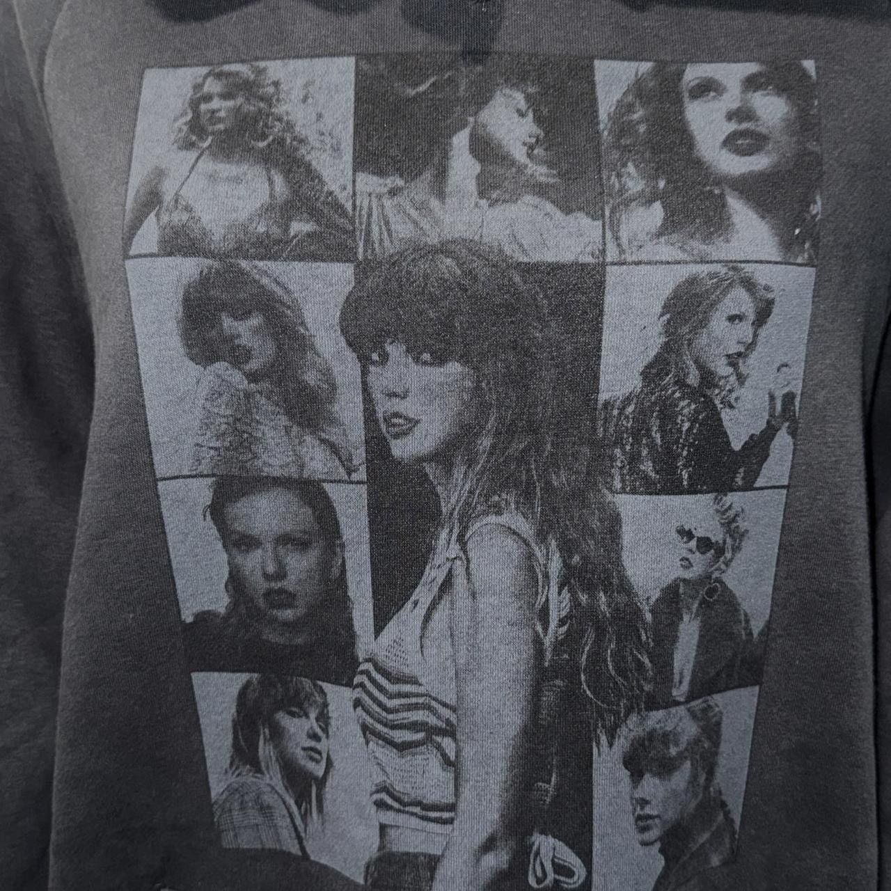 Other Taylor Swift Hoodie The Eras International Tour Size L / US 10 / IT 46 - 2 Thumbnail