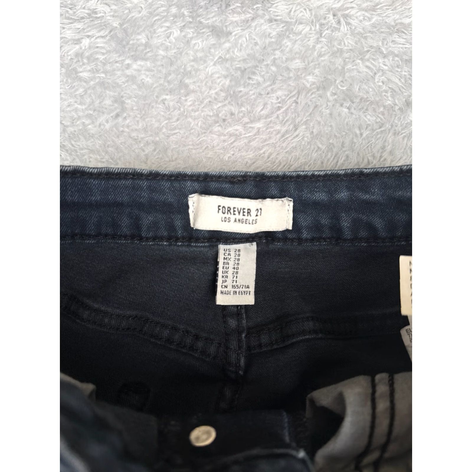 Forever 21 Forever 21 Jeans Womens 28 Blue Denim Skinny Button Fly Dark Wash Cotton 26x28 Mens? Girls? No. Size 28" / US 6 / IT 42 - 6 Thumbnail