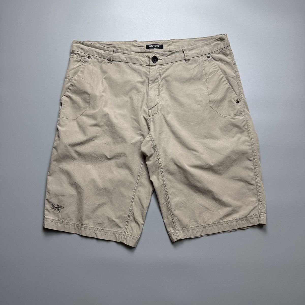 Arc'teryx Arcteryx - Beige Trim Fit Quick Dry - Short Size US 36 / EU 52 - 1 Thumbnail