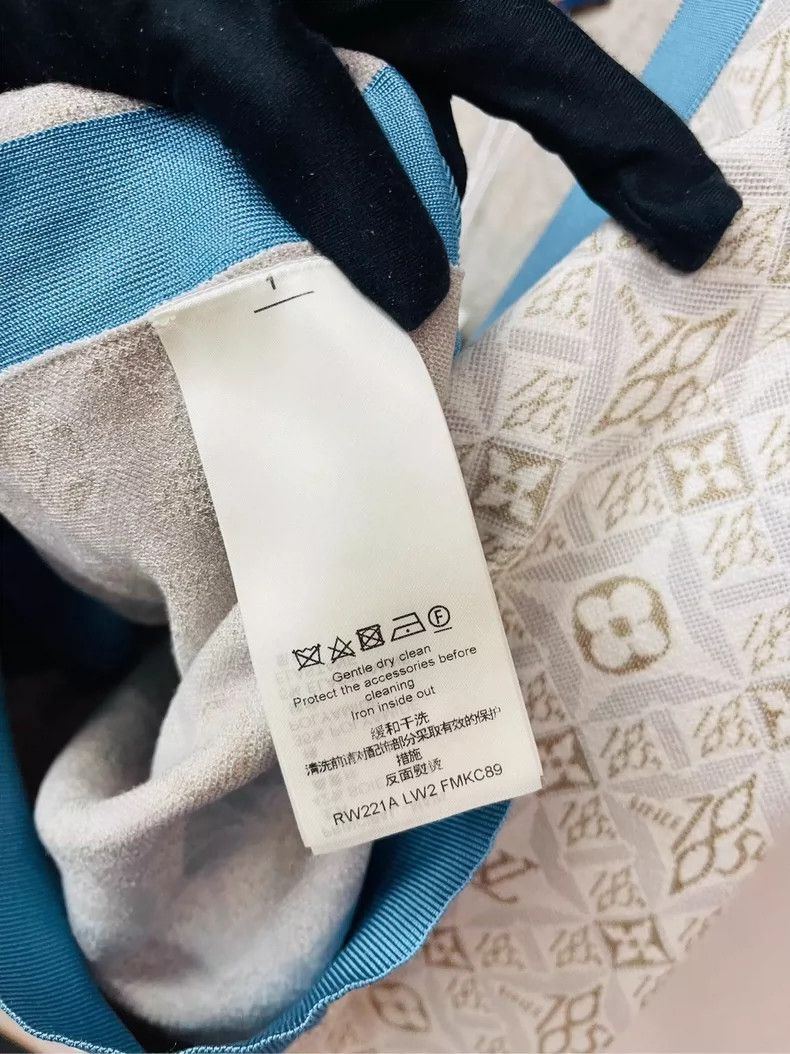 Louis Vuitton Louis Vuitton Blue color-block presbyopic V sweater Size L / US 10 / IT 46 - 5 Thumbnail