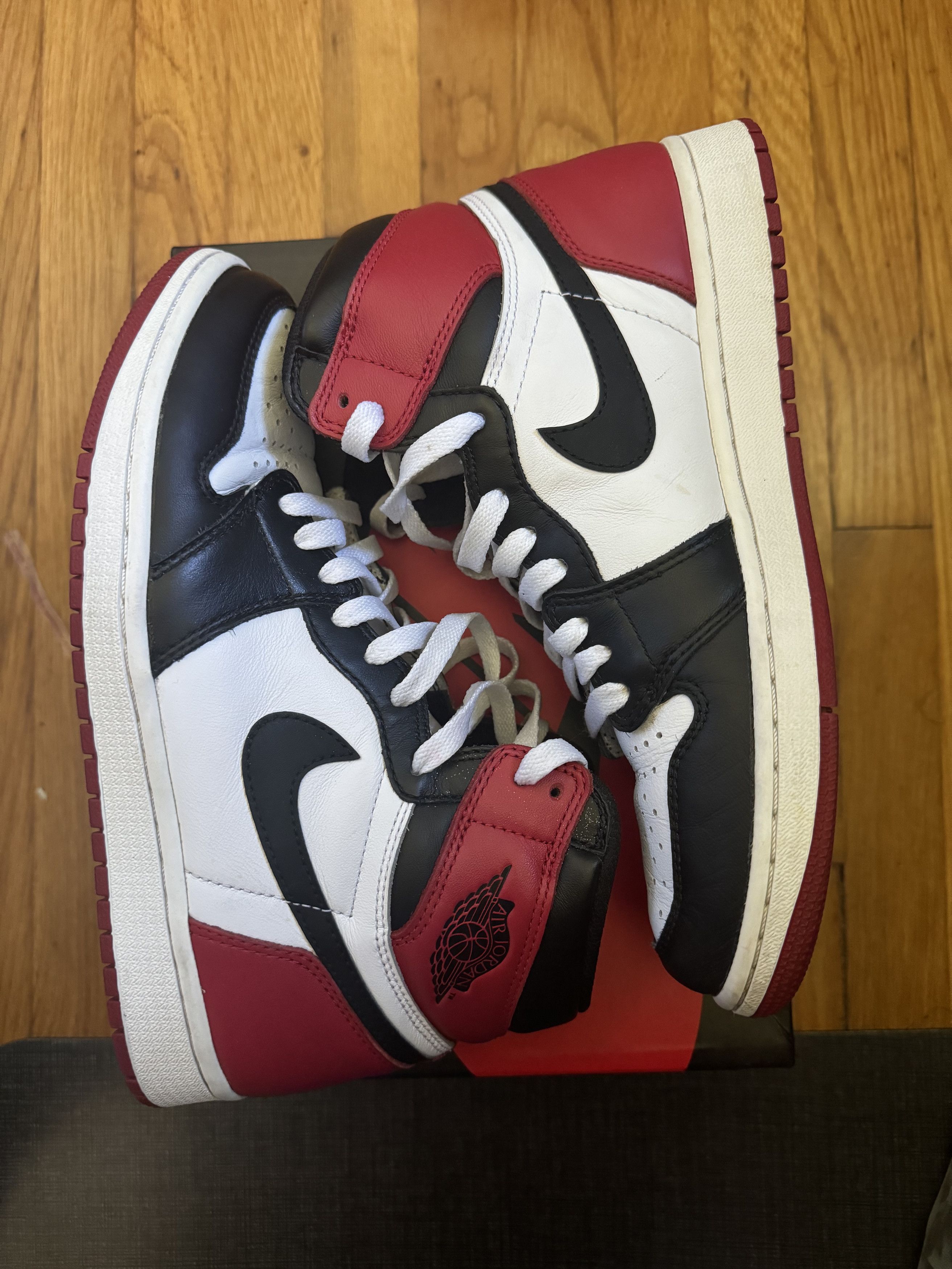 Jordan Brand jordan 1 high og black toes Size US 8.5 / EU 41-42 - 1 Thumbnail