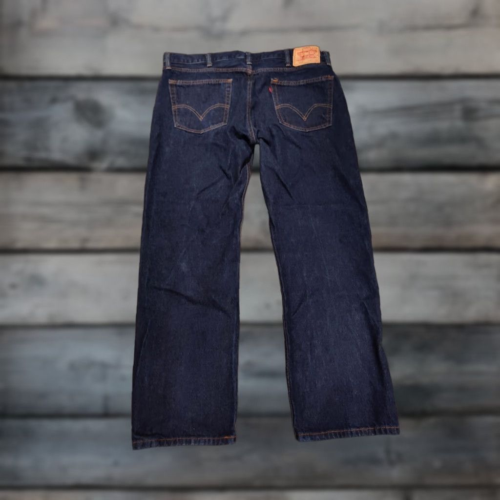 Levi's VINTAGE? No. Levi's 505 Jeans - Straight Fit Denim - Men - Size 40x30 - Dark Blue Wash - Regular Rise - 5-Pocket - Belt Loops - 100% Cotton - EUC Size US 40 / EU 56 - 1 Thumbnail