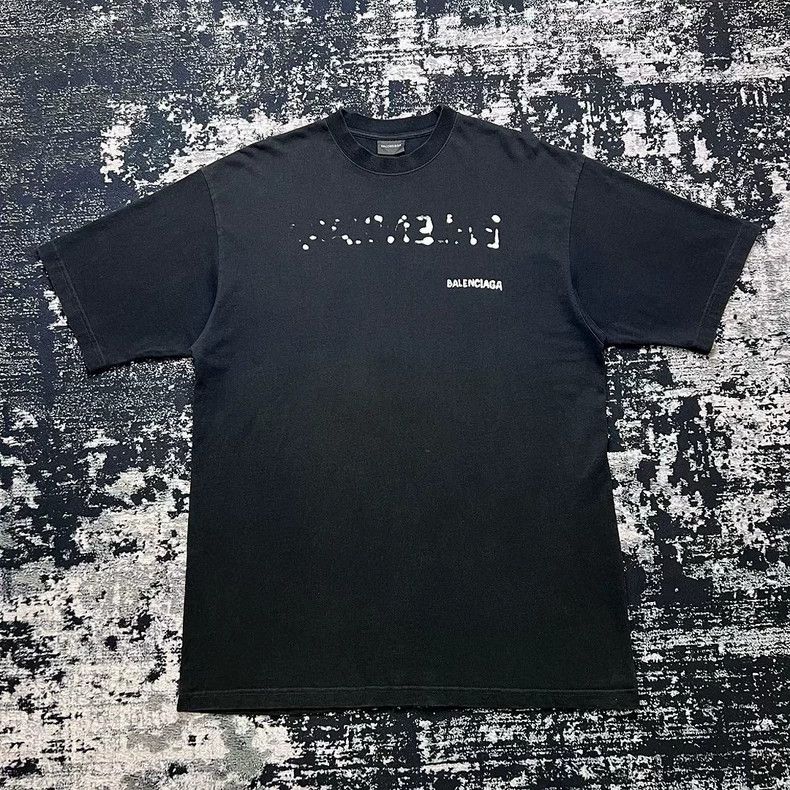Balenciaga Balenciaga Black blurred graffiti monogram logo short slee Size US S / EU 44-46 / 1 - 1 Thumbnail