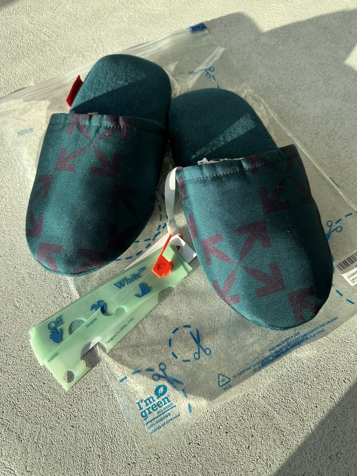 Off-White Off-White Arrow Silk Slippers Slides Green Size US 9.5 / EU 42-43 - 1 Thumbnail