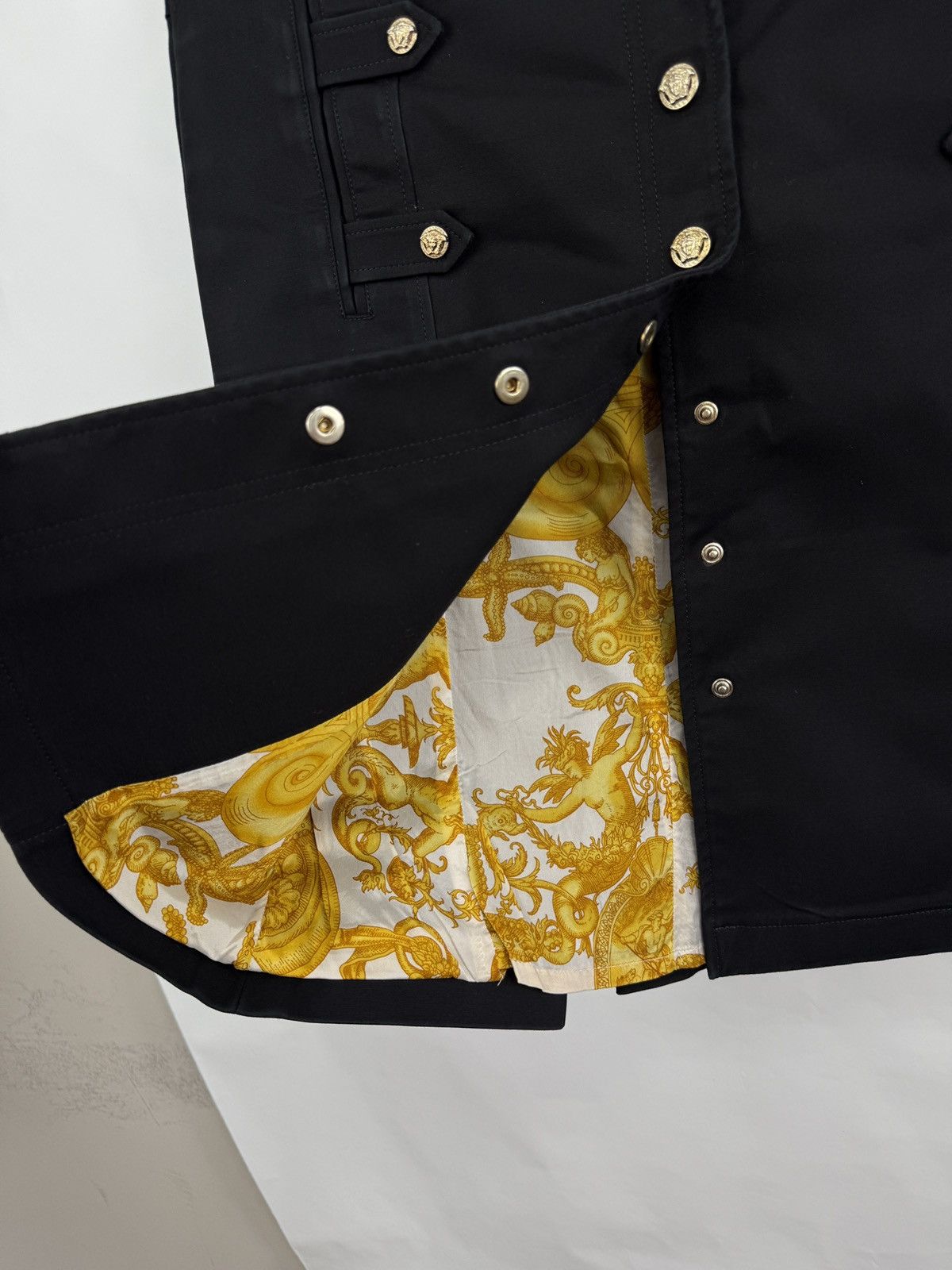Versace 🇮🇹 Vintage 90s Versace Gold Baroque Barocco Print Skirt Retro Size 30" / US 8 / IT 44 - 5 Thumbnail