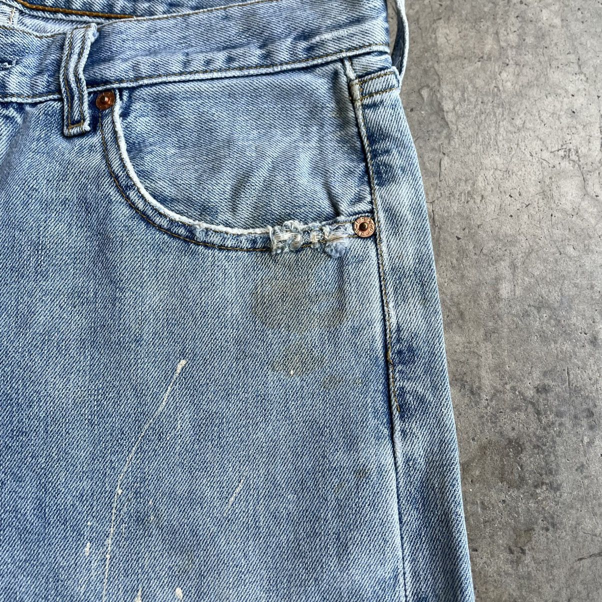 Levi's Vintage Clothing 🔥Vintage 1998 Levis 513 Splatter Paint Ripped Distress Jeans Size US 31 - 8 Thumbnail