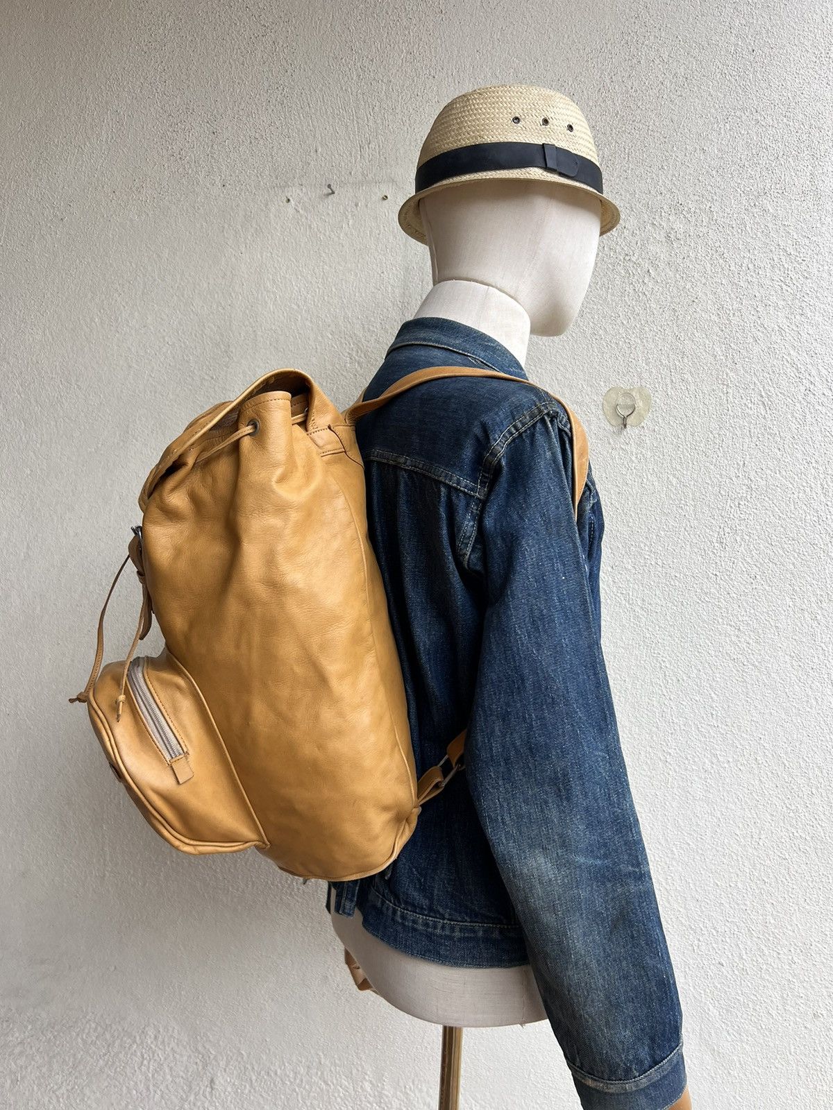 Leather Vintage Unknown Japan Brand Patina Leather Backpack Bag Size ONE SIZE - 3 Thumbnail