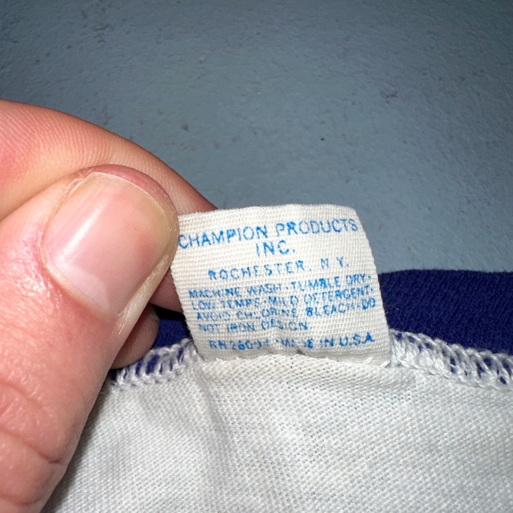 Champion VINTAGE Champion T-Shirt ORRC 80s Sun Fun Graphic White XL Men Crew Neck Short Sleeve 1980s 80s Vintage Size US XL / EU 56 / 4 - 4 Thumbnail