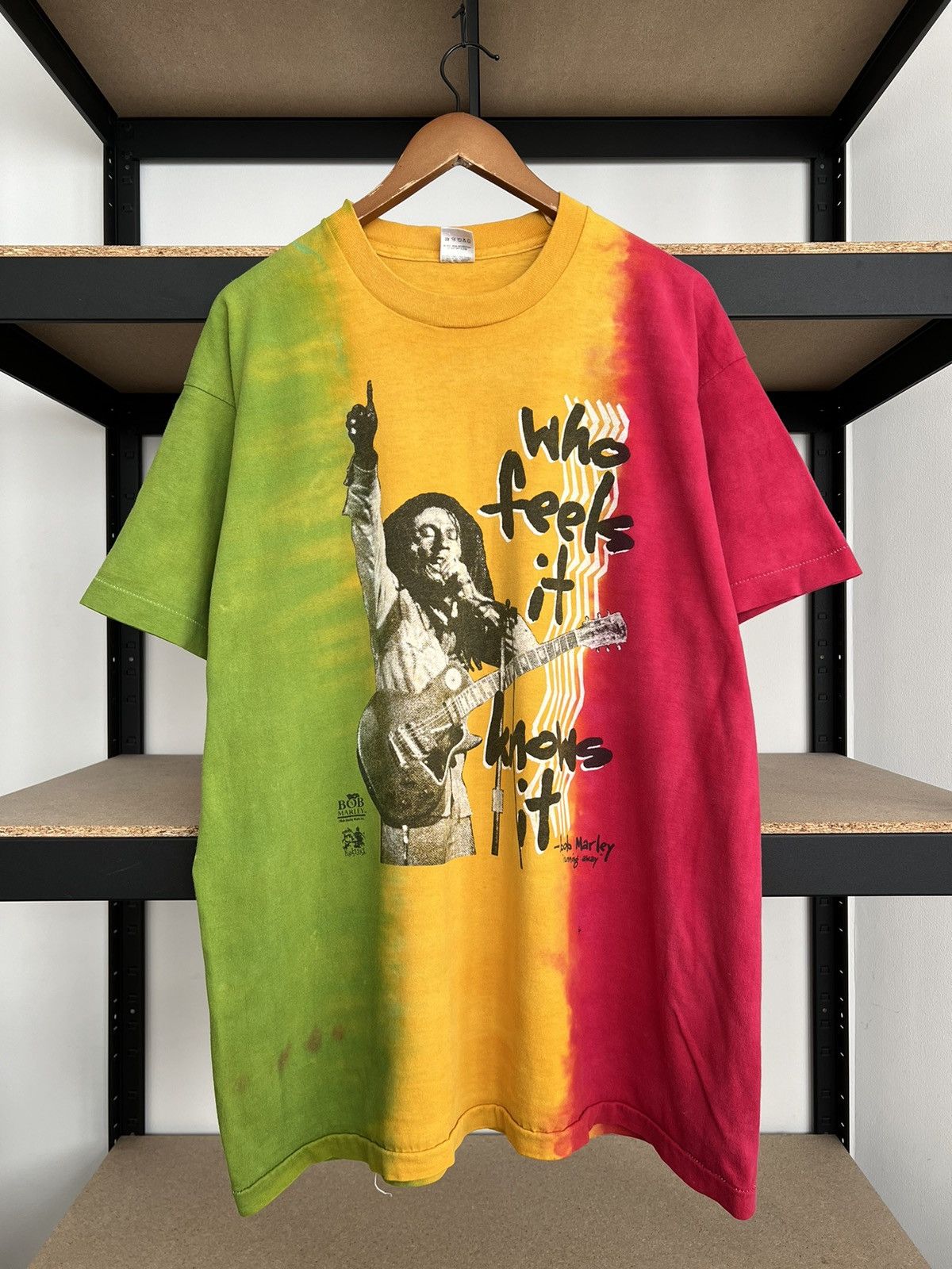 Band Tees Vintage 90s Bob Marley Who Feels It Jamaica Tie Dye T-shirt Size US XXL / EU 58 / 5 - 1 Thumbnail
