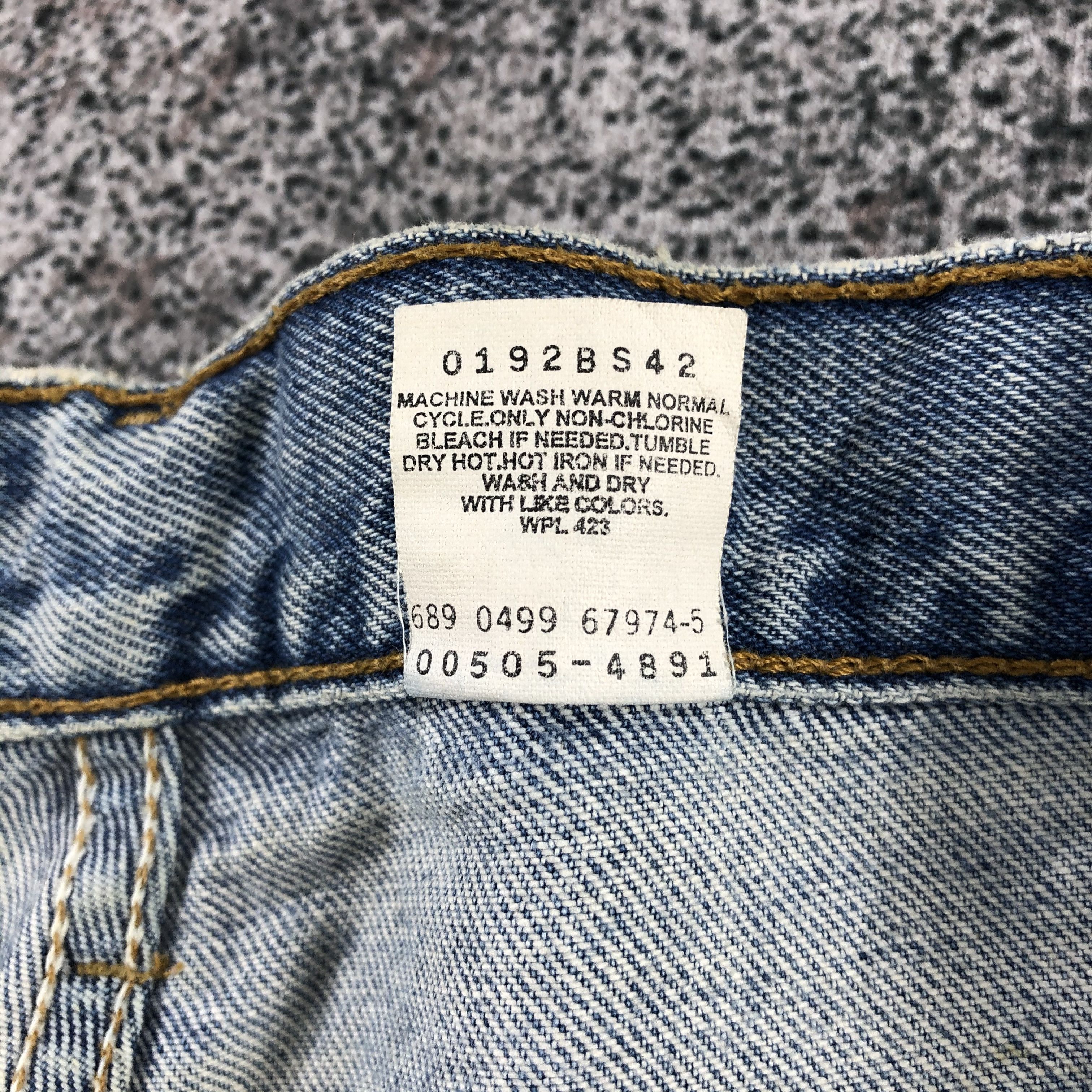 Levi's Vintage 90s Levis 505 Jeans Medium Wash Denim KJ983 Size US 32 / EU 48 - 16 Thumbnail