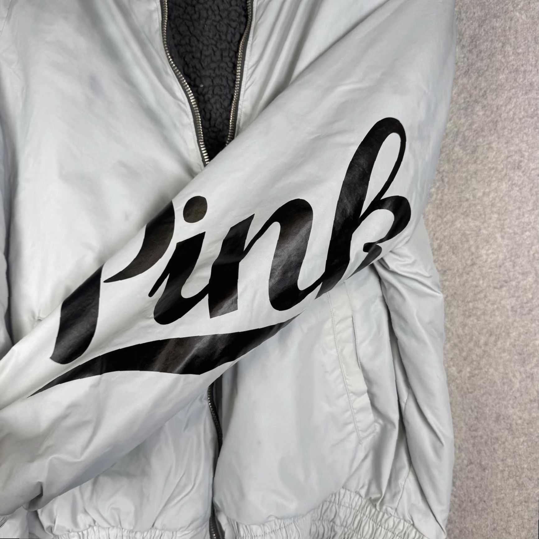 Pinko VINTAGE? Victoria's Secret PINK VS Reversible Gray Logo Sherpa Lined Bomber Jacket M Women Gray M Bomber Jacket PINK Ladies Varsity Neon? Size M / US 6-8 / IT 42-44 - 2 Thumbnail