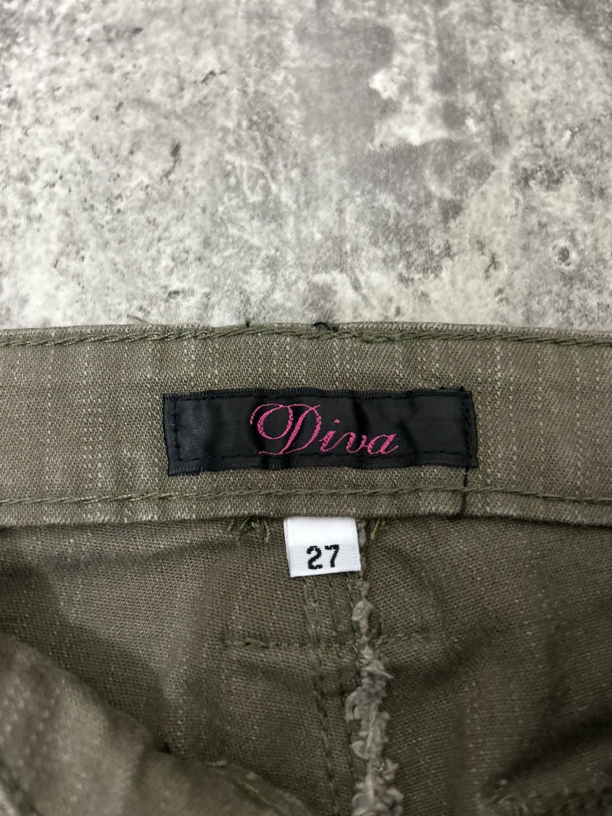 If Six Was Nine Japanese Brand Diva Multipocket Boot Cut cargo pans Size US 28 / EU 44 - 12 Thumbnail