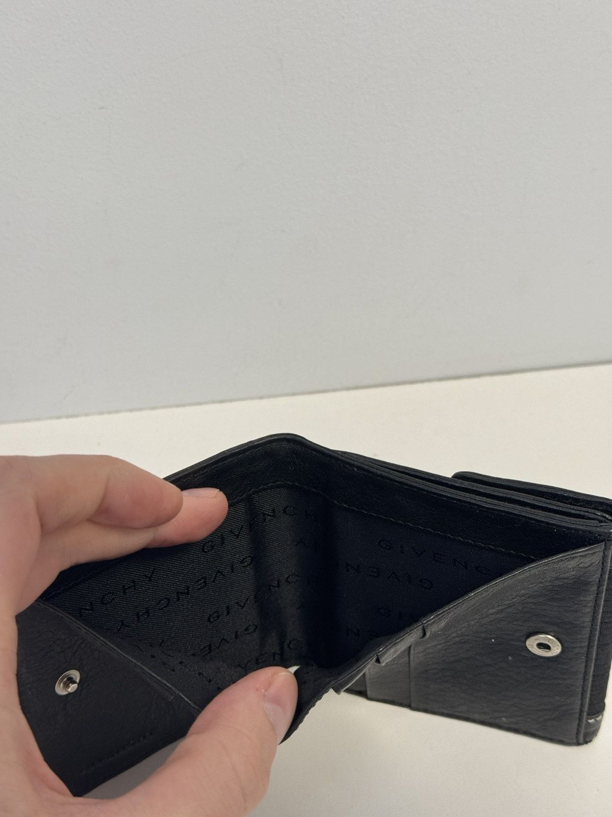 Givenchy Auth Givenchy Vintage Leather Compact Wallet Preowned Black Size ONE SIZE - 13 Thumbnail