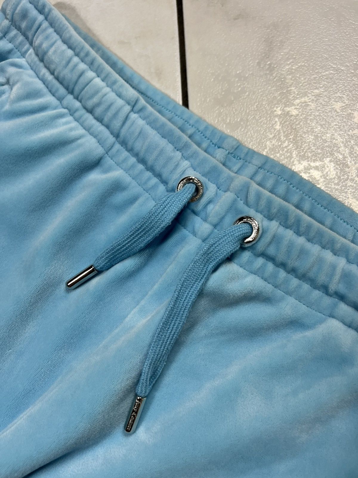 Ed Hardy × Juicy Couture Juicy Couture velvet sweatpants rhinestones crystal ass logo Size 28" / US 6 / IT 42 - 10 Thumbnail
