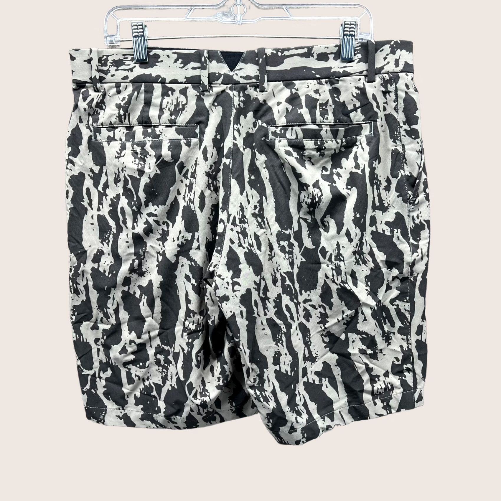 Nike Nike Shorts Mens 34 Gray Black Dri-FIT Hybrid Camouflage Golf Athletic Shirt? Size US 34 / EU 50 - 1 Thumbnail