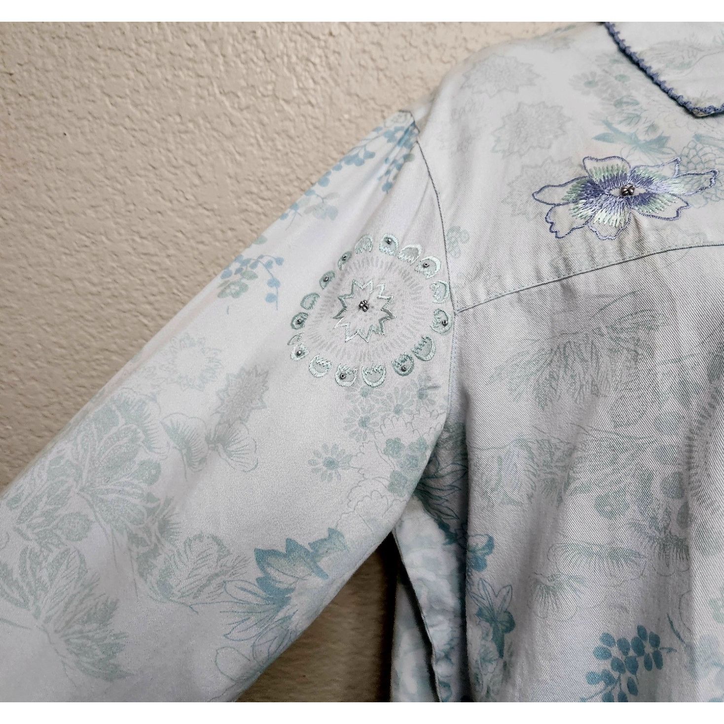 Other VTG Clearwater Creek Blue Embroidered Sequin Floral Top L Size L / US 10 / IT 46 - 3 Thumbnail